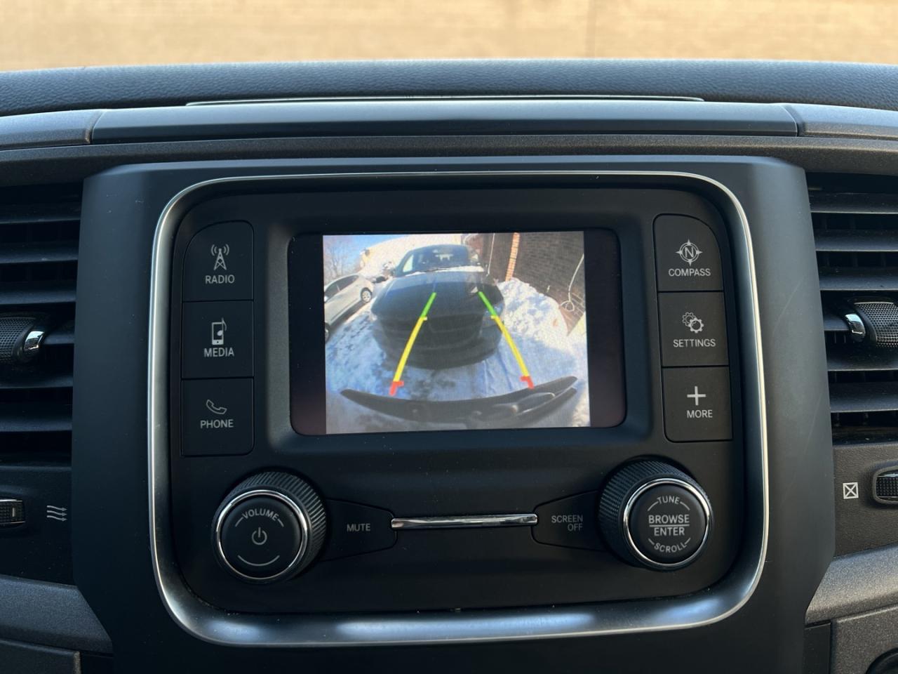 2022 RAM 1500 Classic EXPRESS CREW CAB 5.7 HEMI 4X4   Htd Seats   Rev Ca Photo