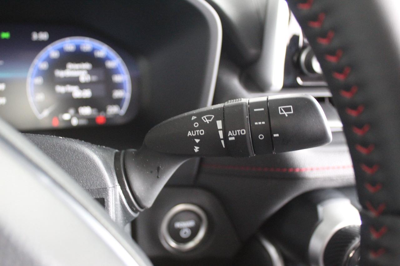 2025 Toyota RAV4 Plug-In Hybrid XSE AWD ONLY 8000 KILO 1-OWNER Photo