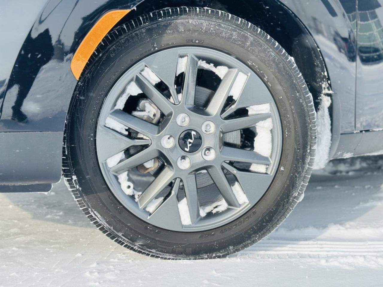 2022 Kia Soul EX Photo2