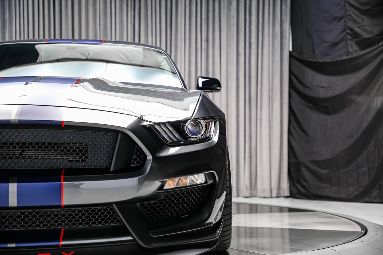 2020 Ford Mustang SHELBY GT350R 5.2L V8  CARBONRIMS RARE NOACCIDENT Photo