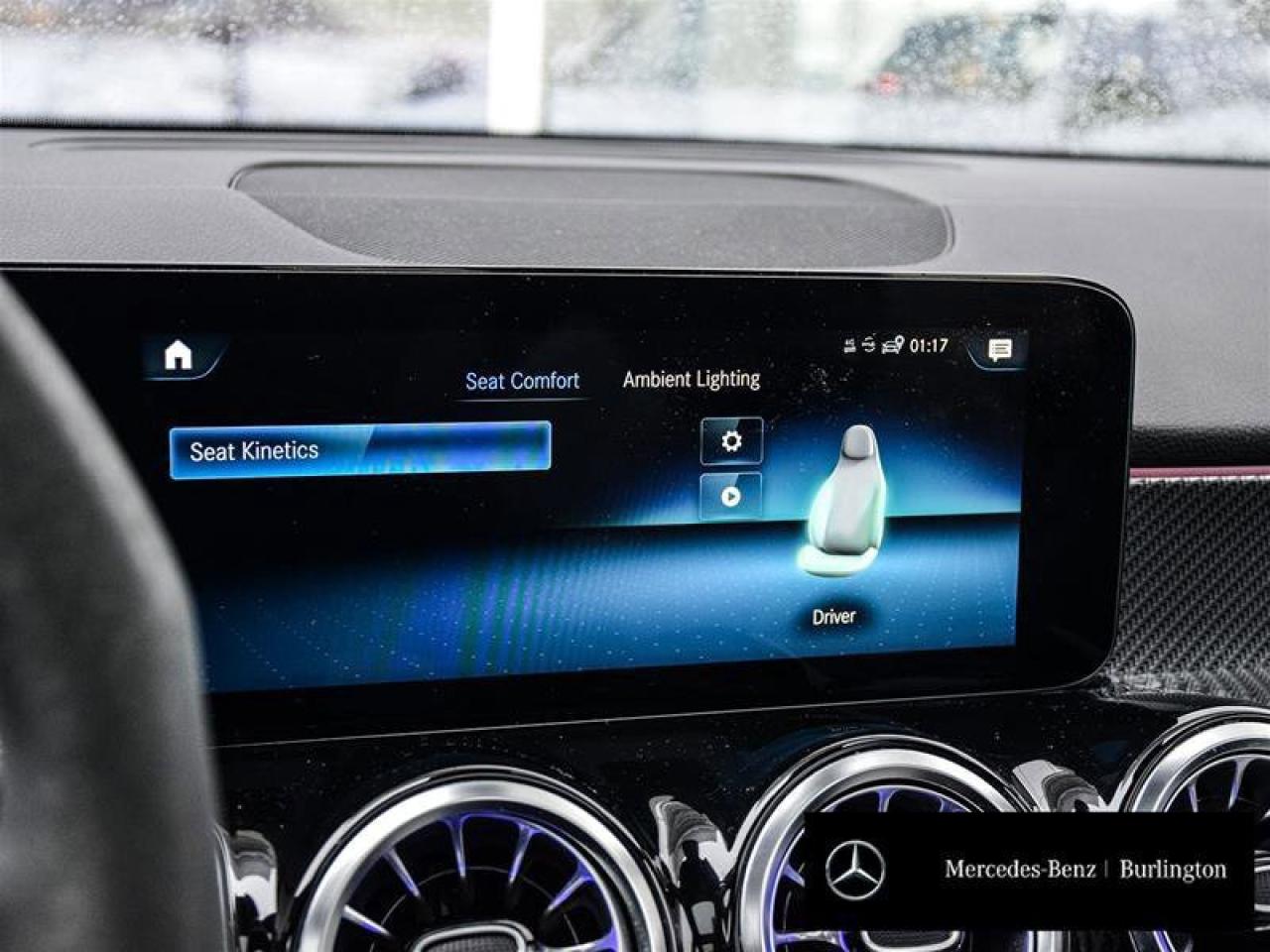 2022 Mercedes-Benz GLB AMG GLB 35 Photo