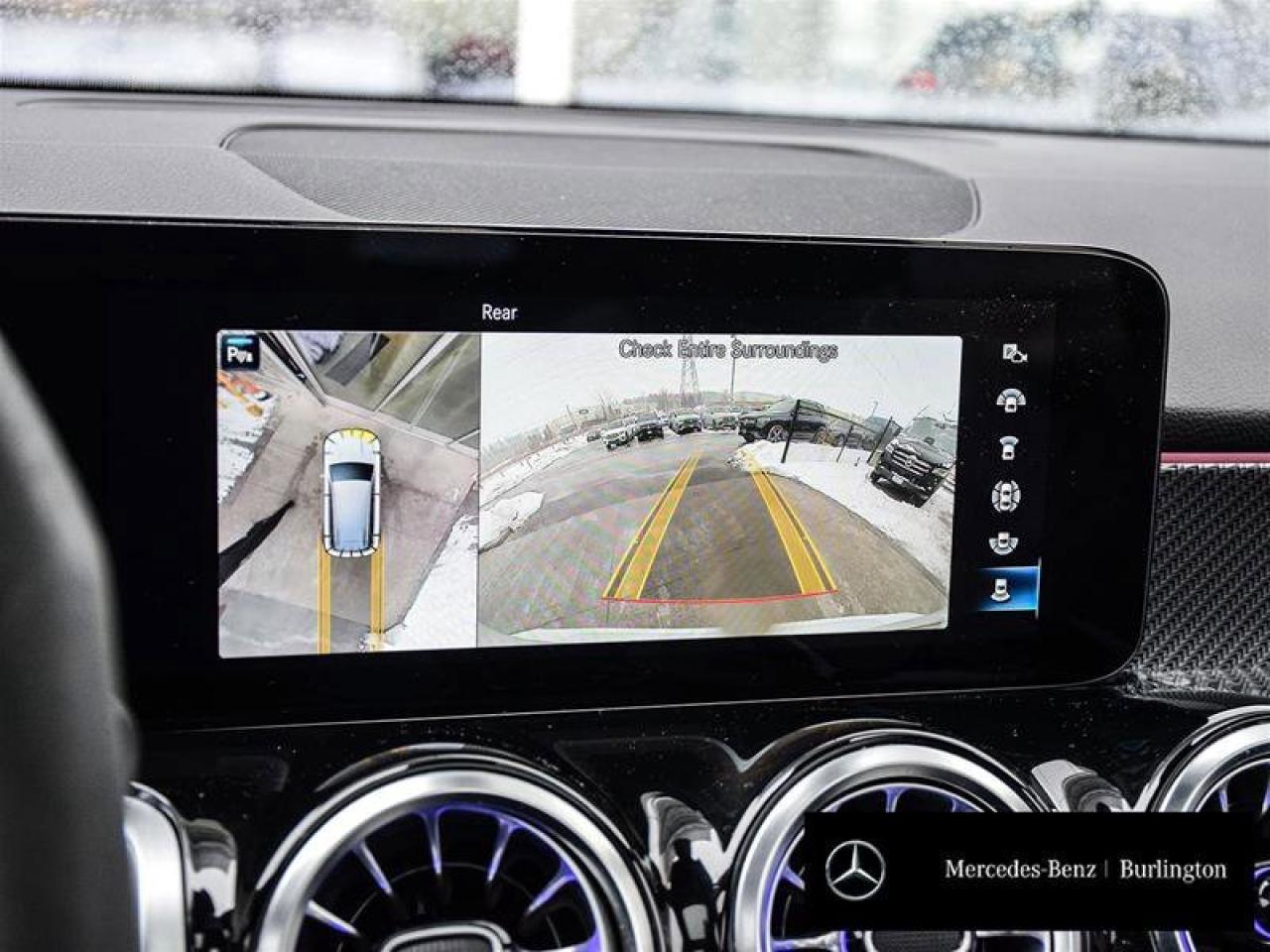 2022 Mercedes-Benz GLB AMG GLB 35 Photo