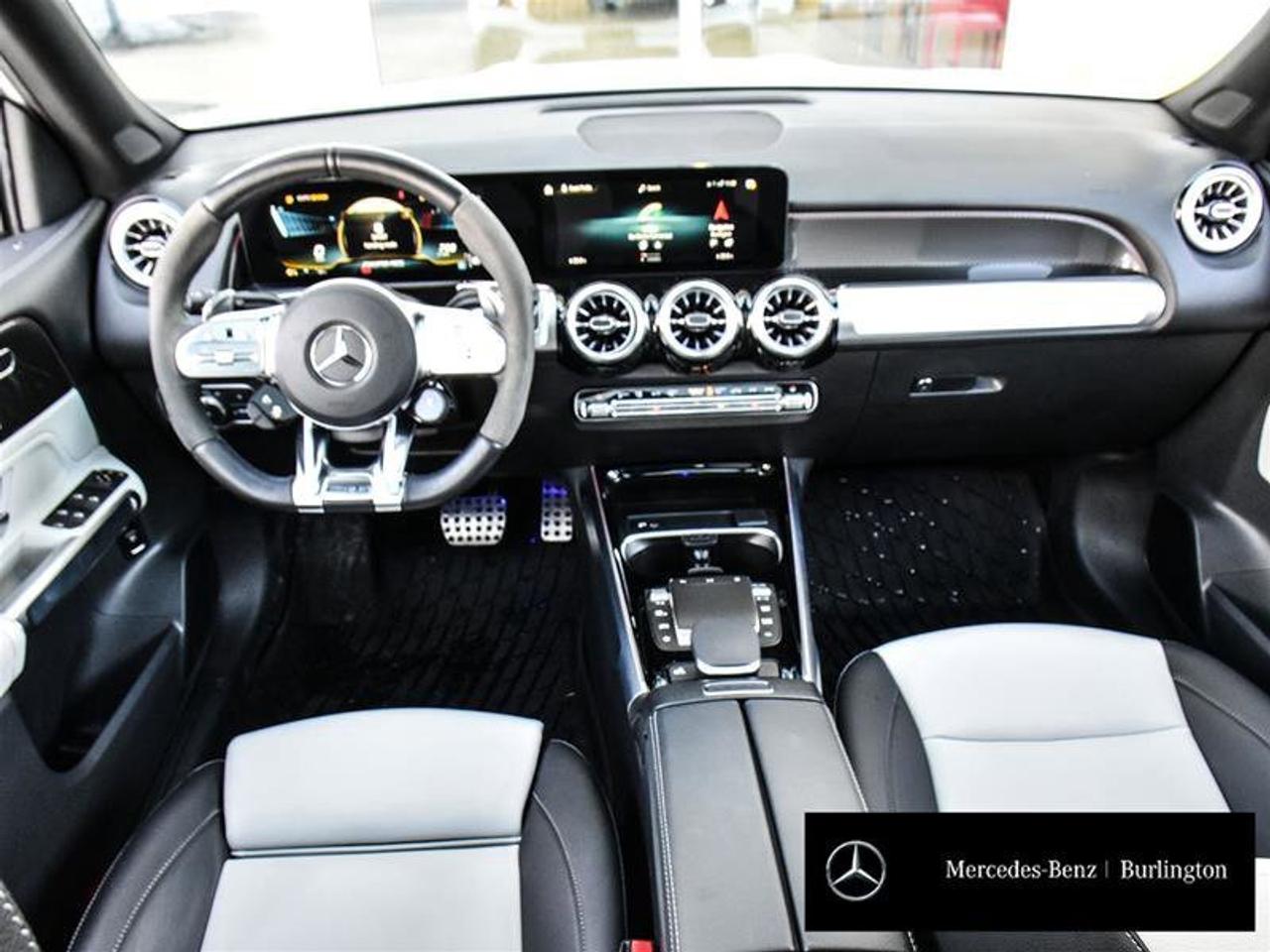 2022 Mercedes-Benz GLB AMG GLB 35 Photo