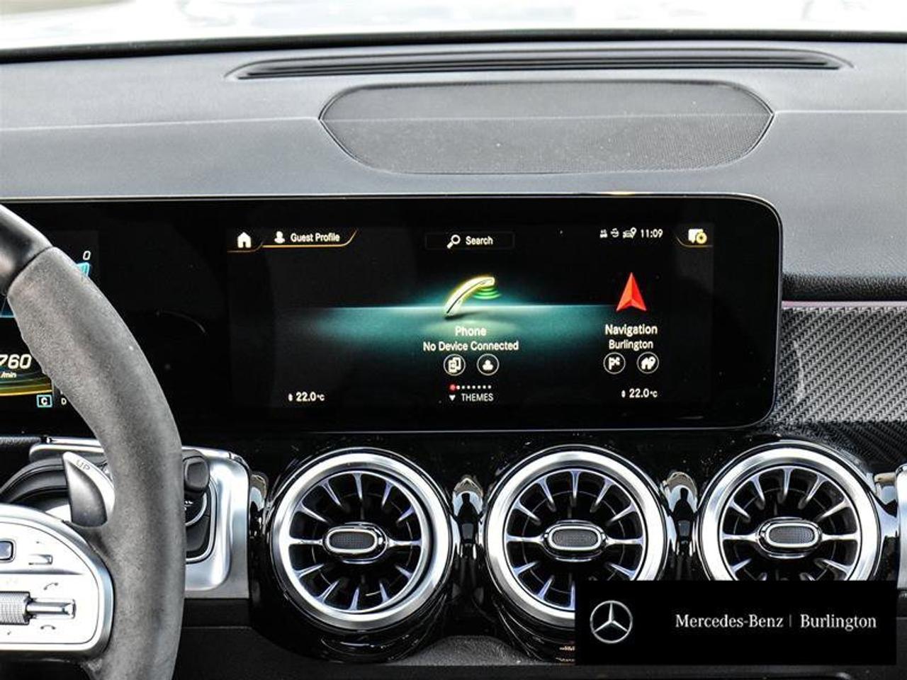 2022 Mercedes-Benz GLB AMG GLB 35 Photo