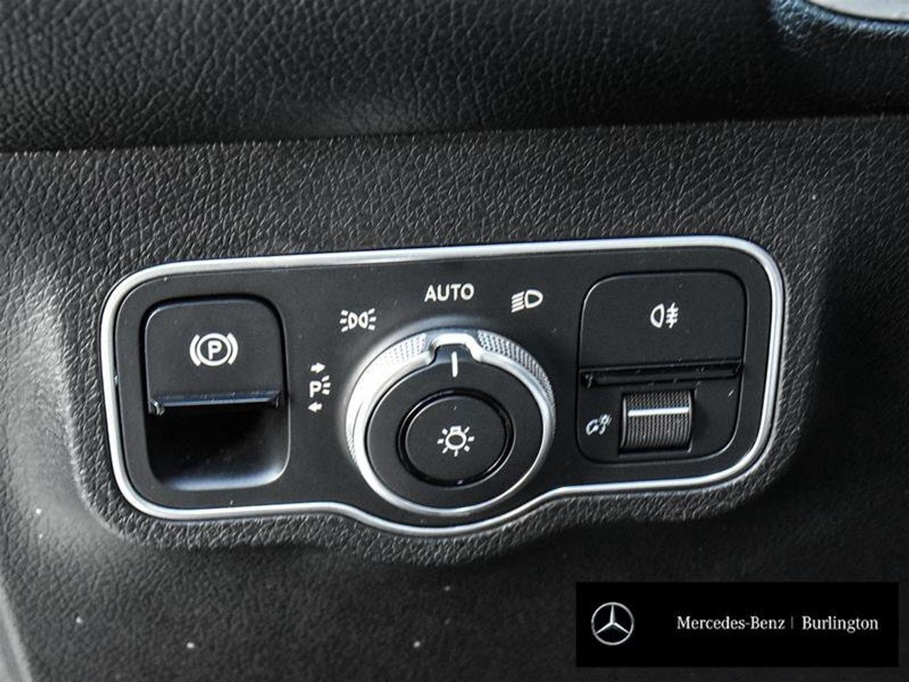 2022 Mercedes-Benz GLB AMG GLB 35 Photo