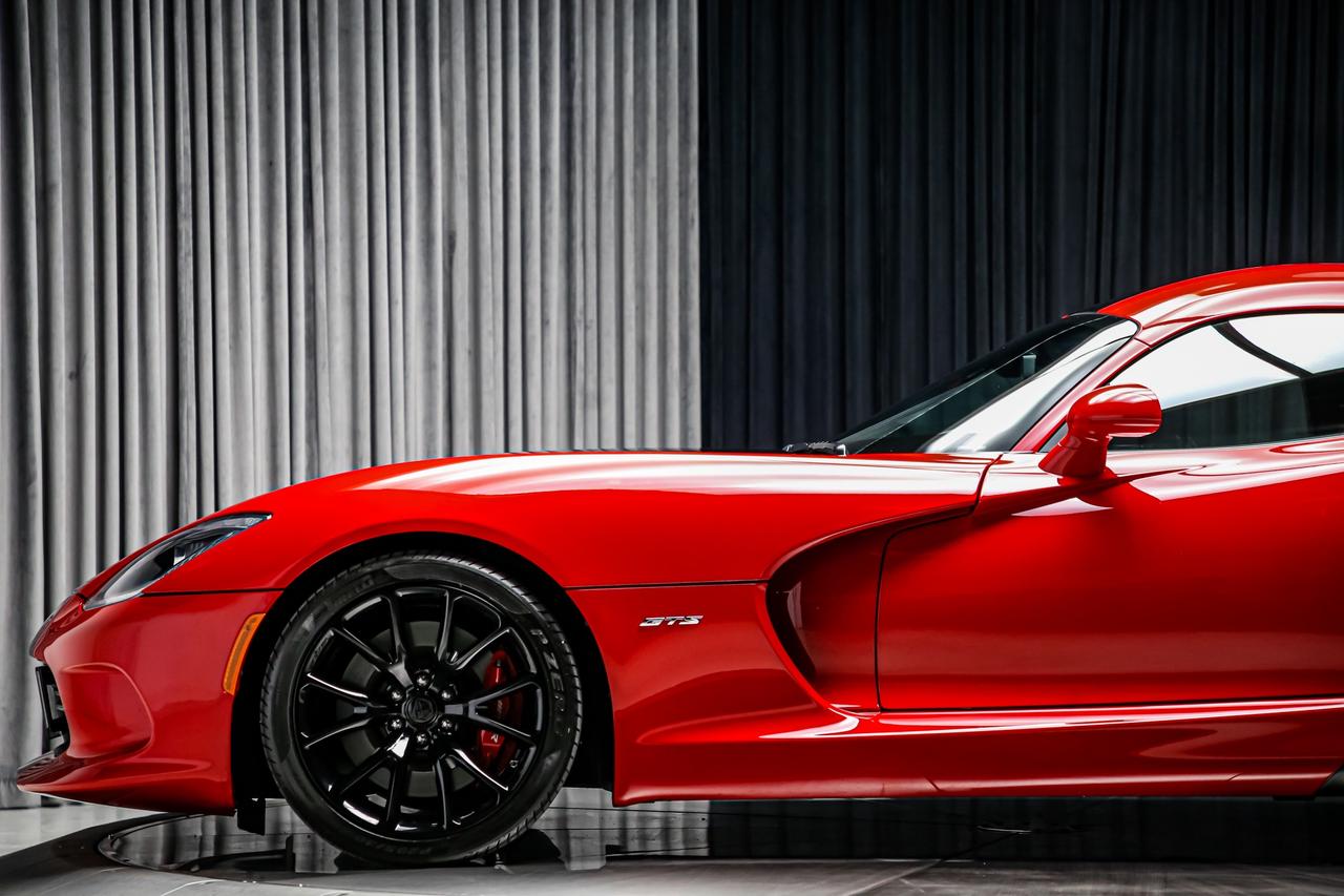 2013 Dodge SRT Viper GTS V10 640HP  CARBON.EXT REDINT 1OWNER NOACCIDNT Photo