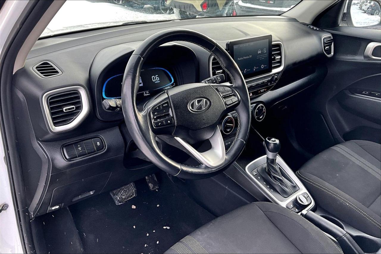 2023 Hyundai Venue PREFERRED   HEATED SEATS/STEER   BLINDSPOT ASSIST Photo
