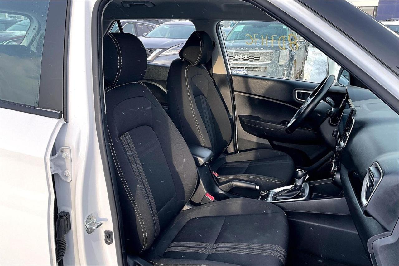 2023 Hyundai Venue PREFERRED   HEATED SEATS/STEER   BLINDSPOT ASSIST Photo