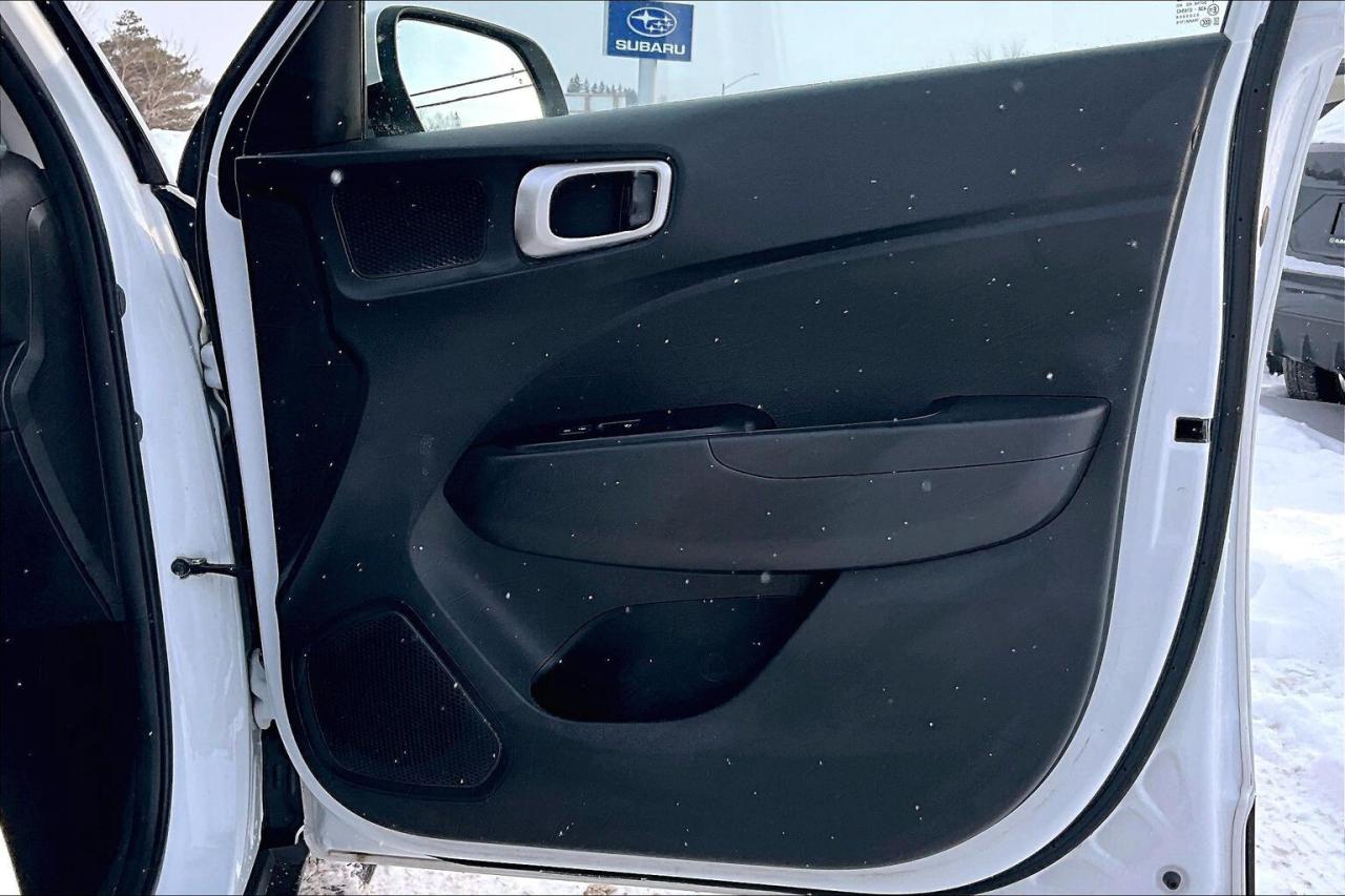 2023 Hyundai Venue PREFERRED   HEATED SEATS/STEER   BLINDSPOT ASSIST Photo