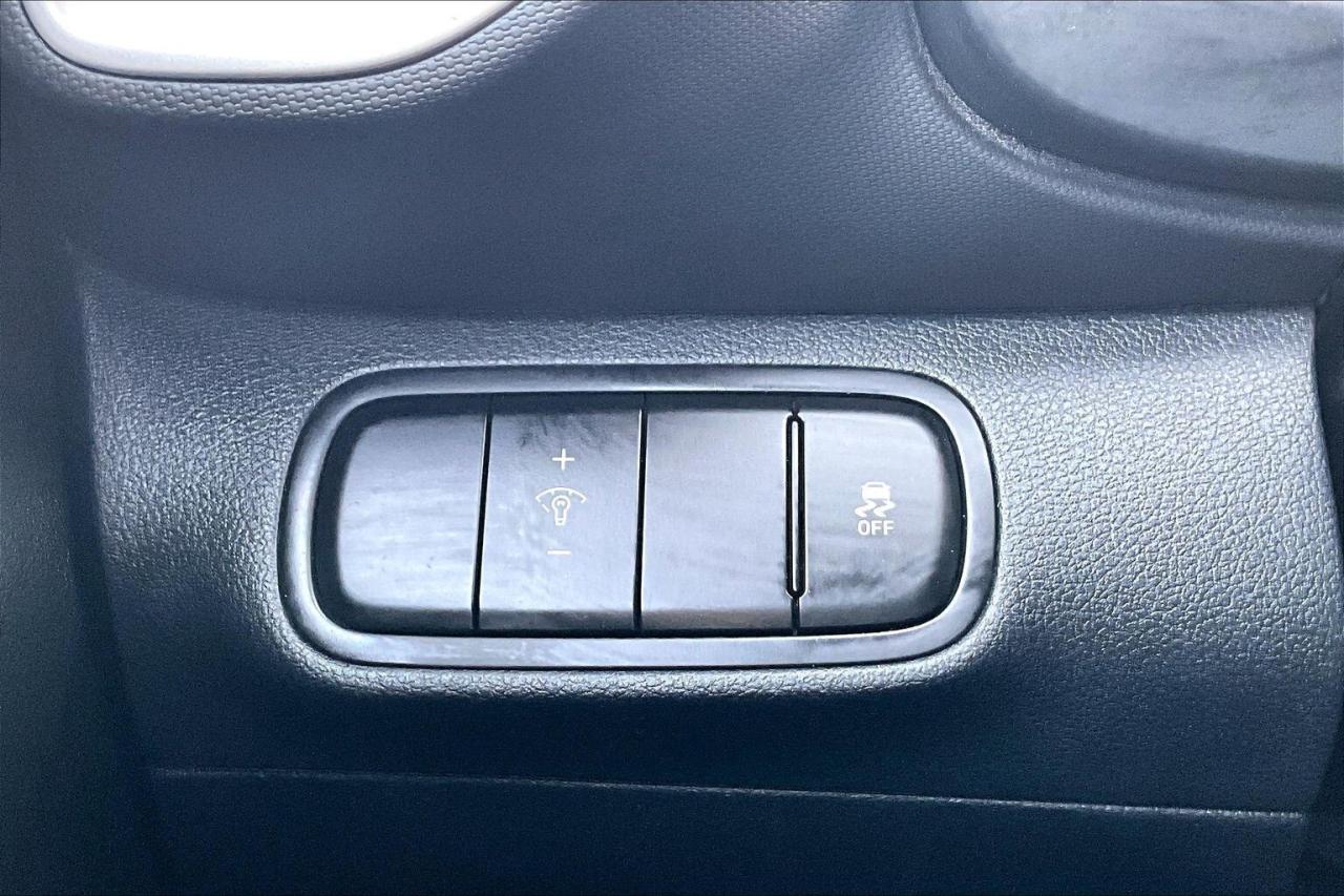 2023 Hyundai Venue PREFERRED   HEATED SEATS/STEER   BLINDSPOT ASSIST Photo