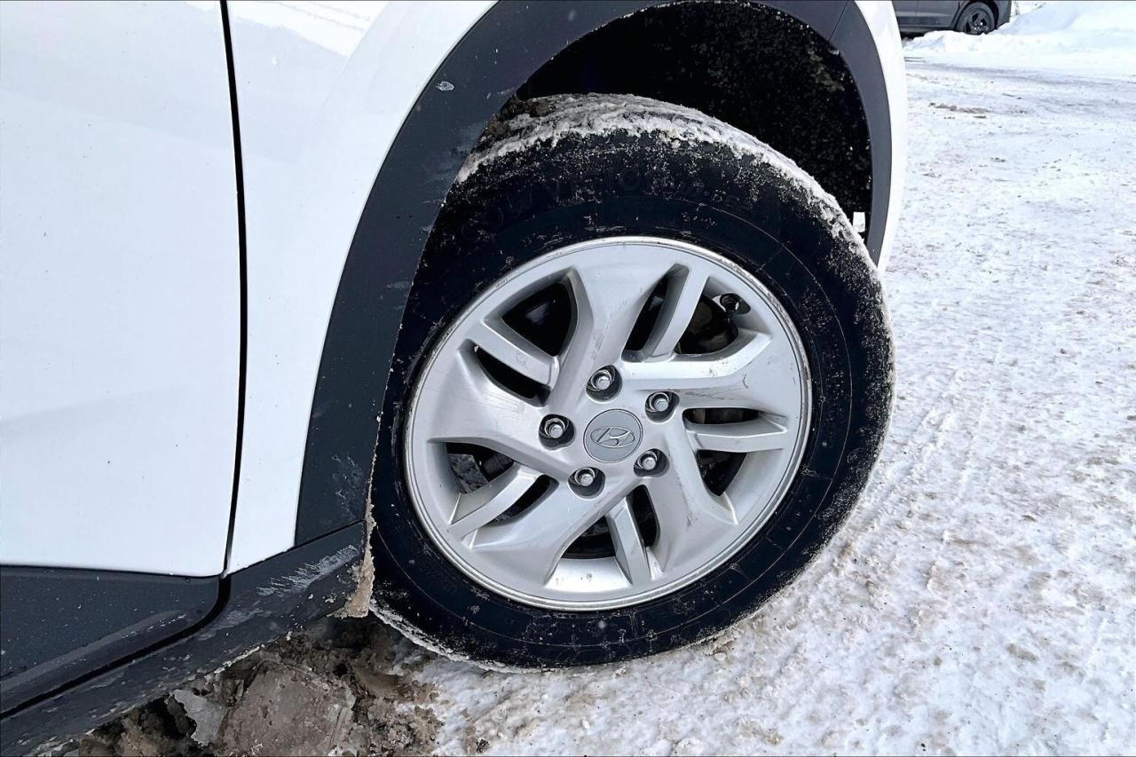 2023 Hyundai Venue PREFERRED   HEATED SEATS/STEER   BLINDSPOT ASSIST Photo