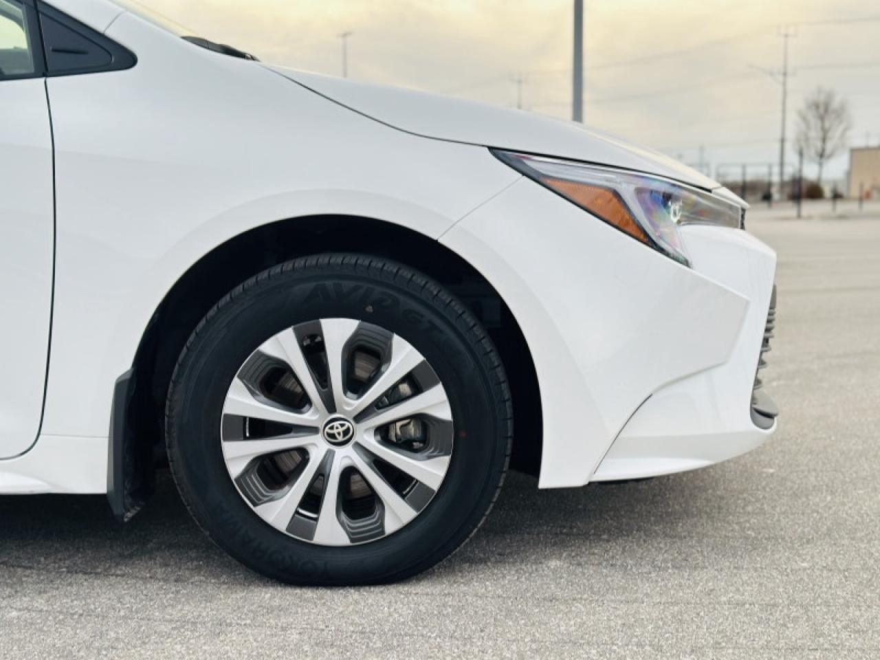 2025 Toyota Corolla Hybrid LE Photo