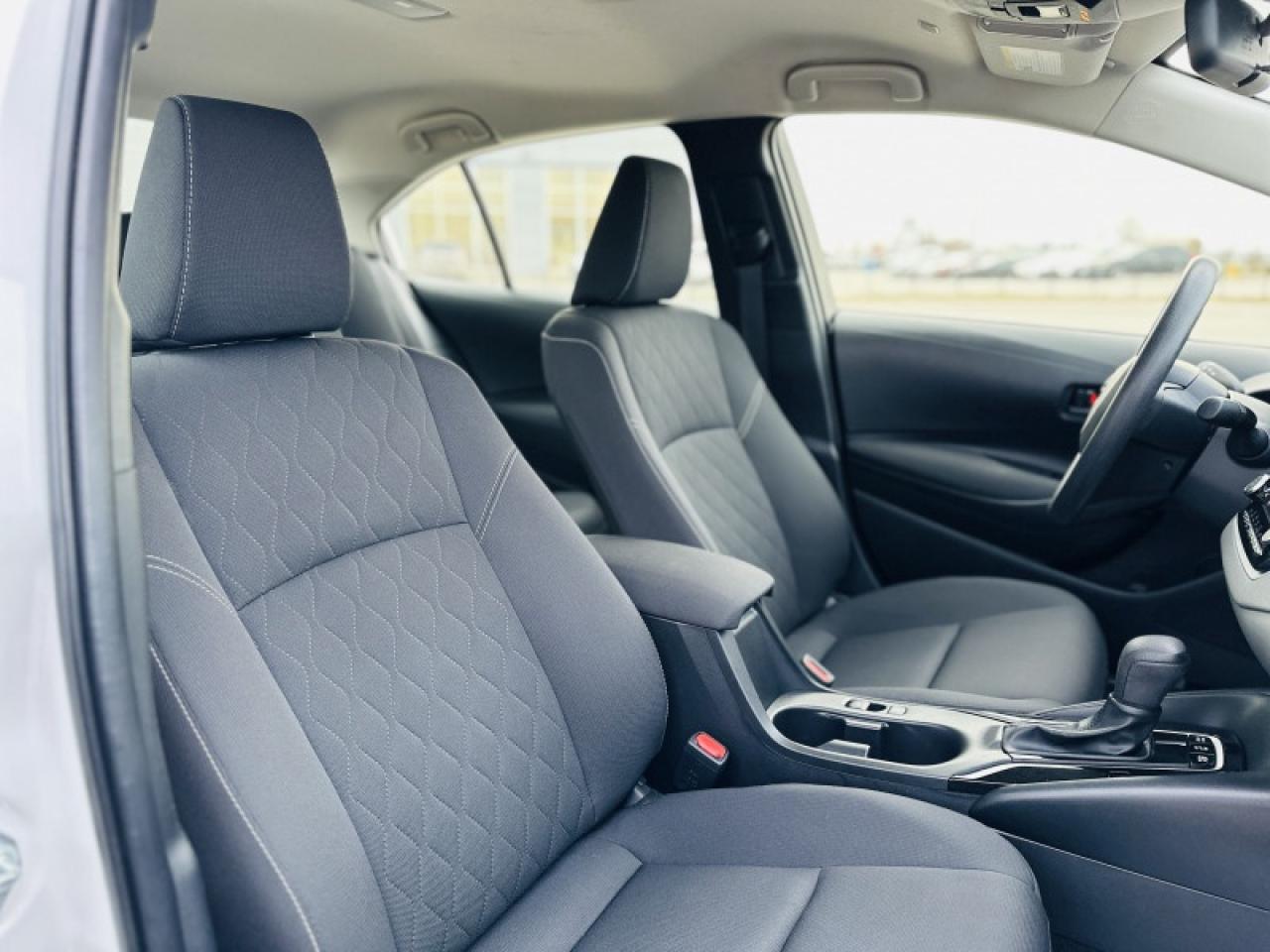 2025 Toyota Corolla Hybrid LE Photo