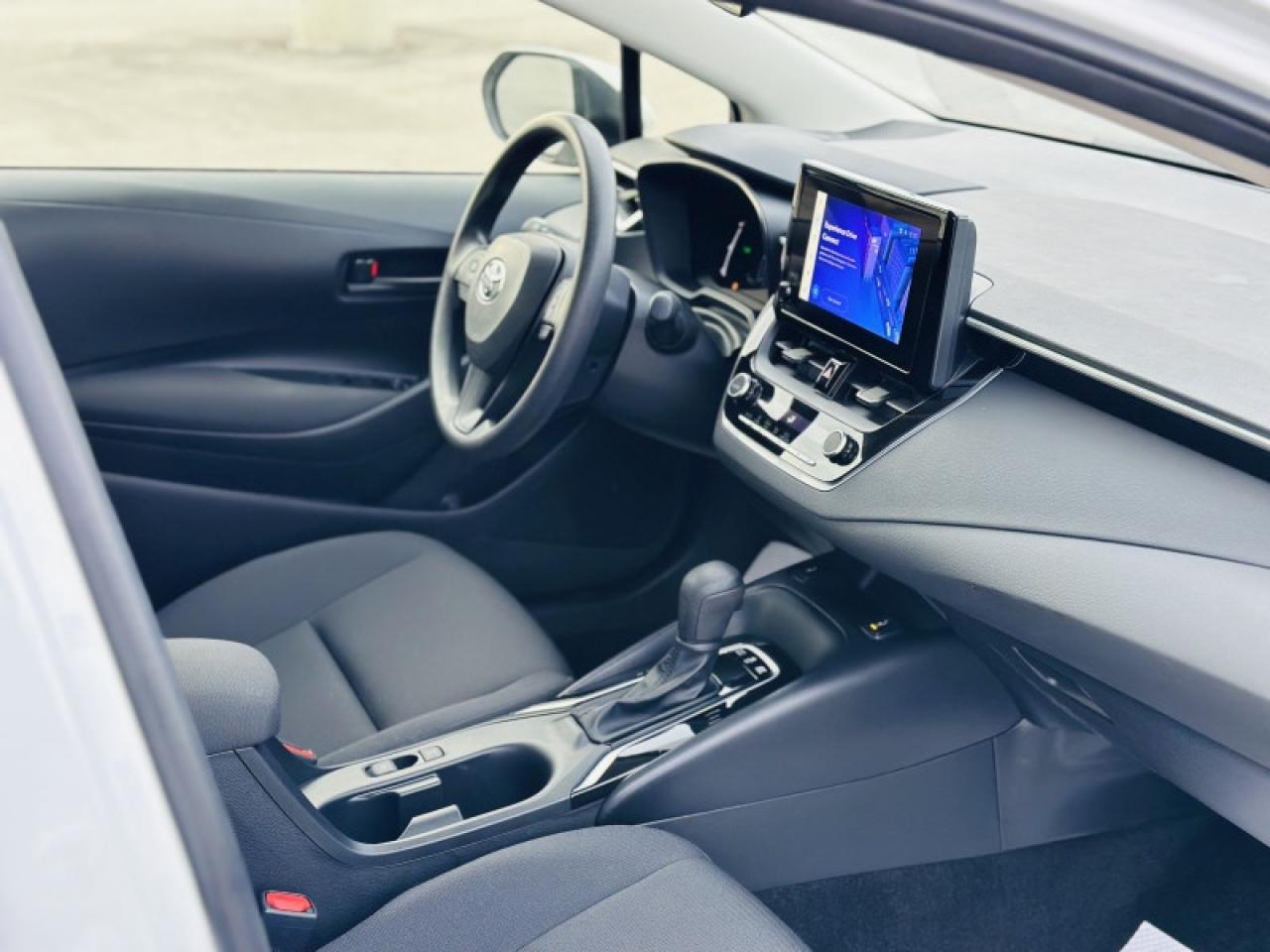 2025 Toyota Corolla Hybrid LE Photo