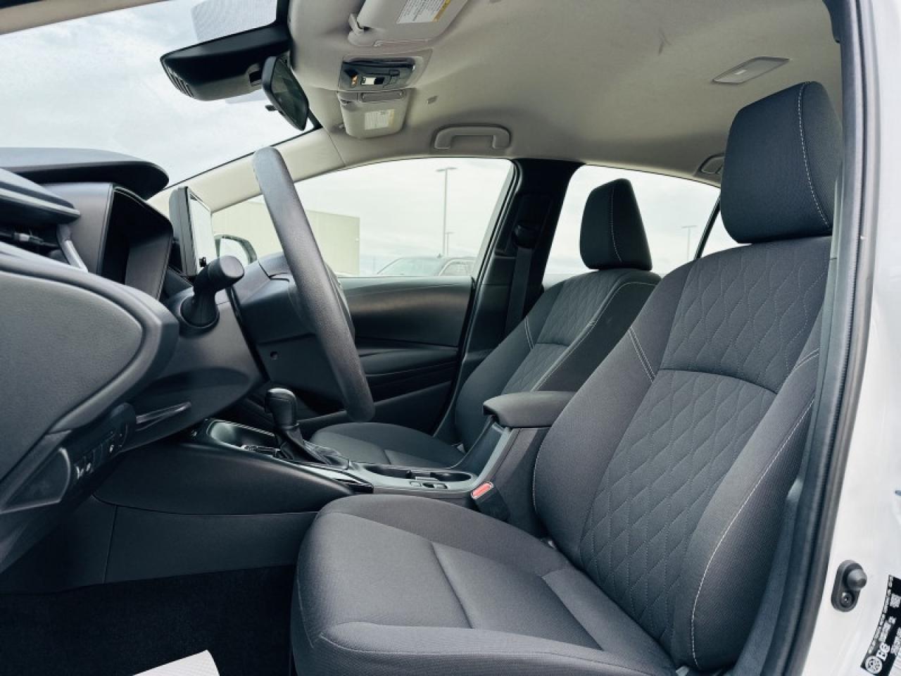 2025 Toyota Corolla Hybrid LE Photo