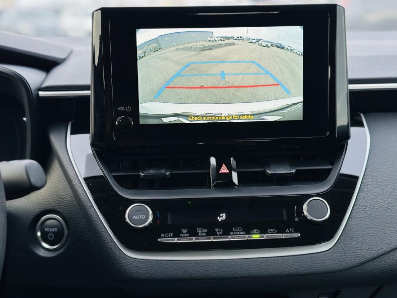 2025 Toyota Corolla Hybrid LE Photo