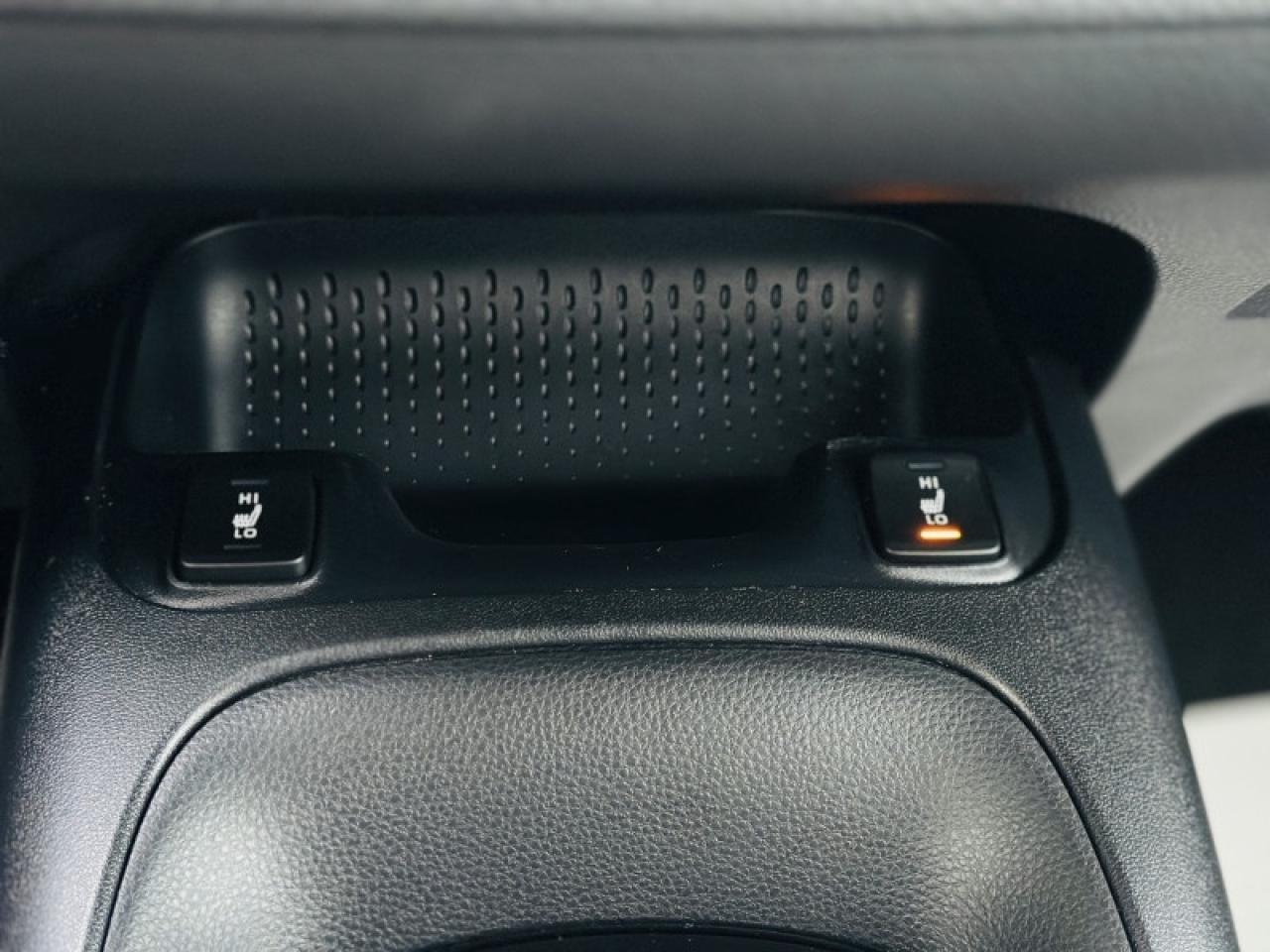 2025 Toyota Corolla Hybrid LE Photo