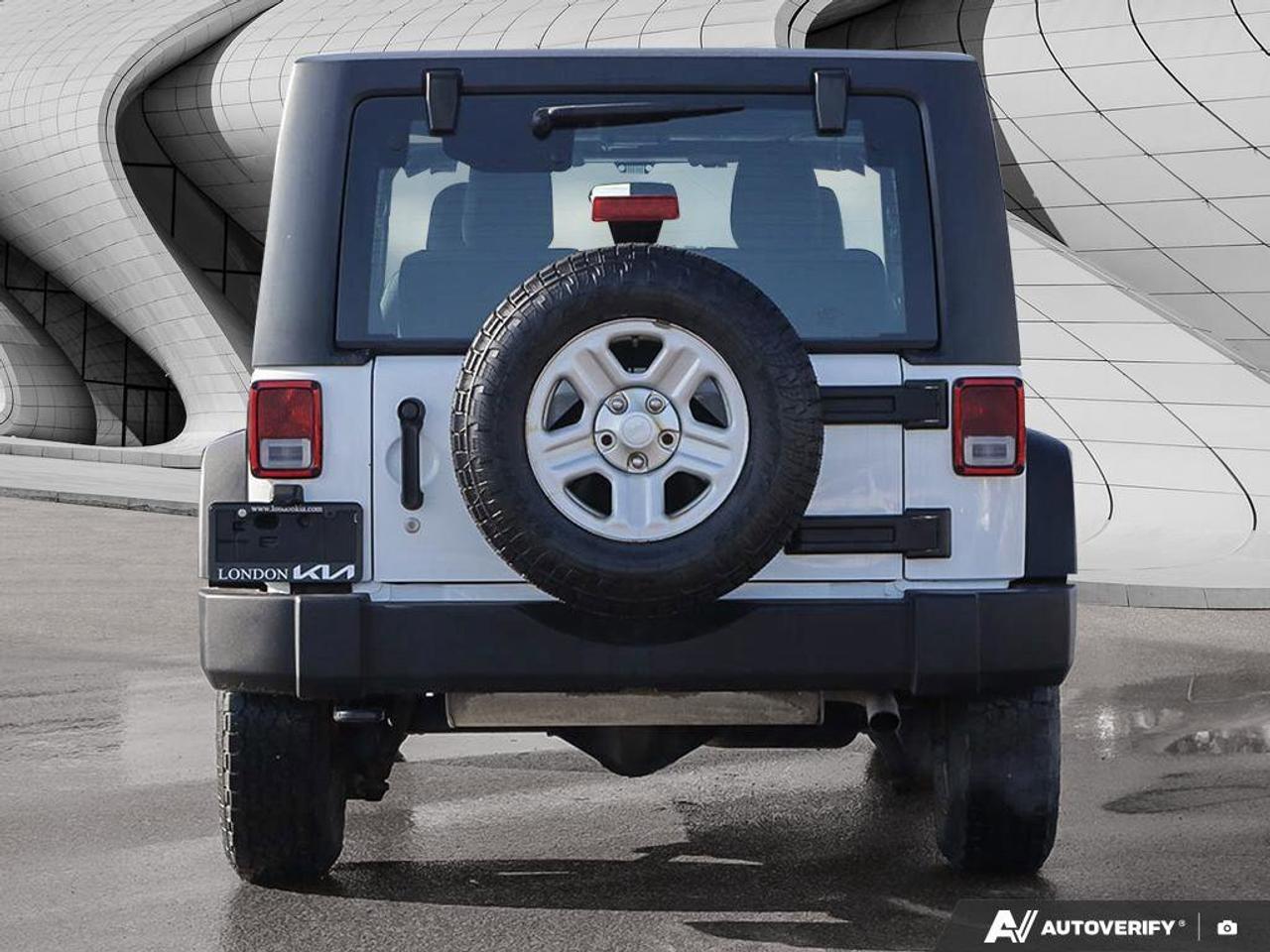 2017 Jeep Wrangler Sport   V6   4WD   Exterior Temperature Display Photo