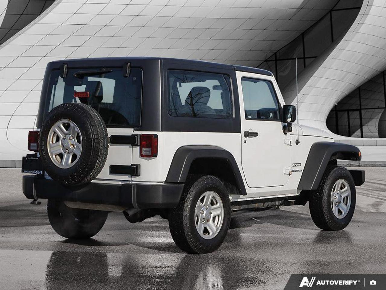 2017 Jeep Wrangler Sport   V6   4WD   Exterior Temperature Display Photo