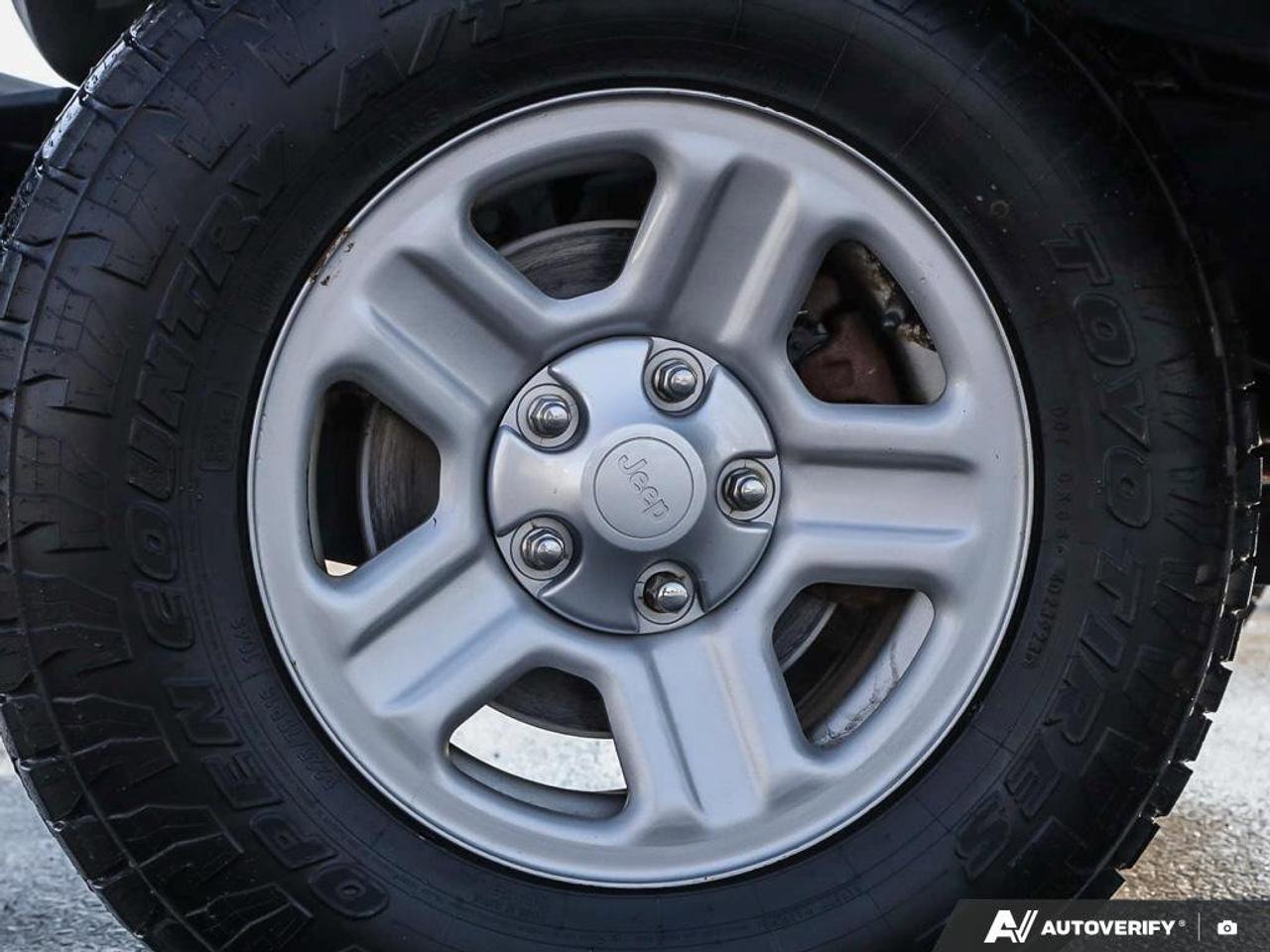 2017 Jeep Wrangler Sport   V6   4WD   Exterior Temperature Display Photo