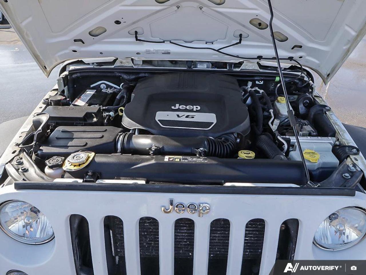 2017 Jeep Wrangler Sport   V6   4WD   Exterior Temperature Display Photo