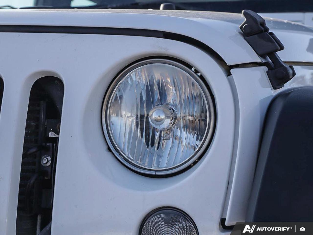 2017 Jeep Wrangler Sport   V6   4WD   Exterior Temperature Display Photo