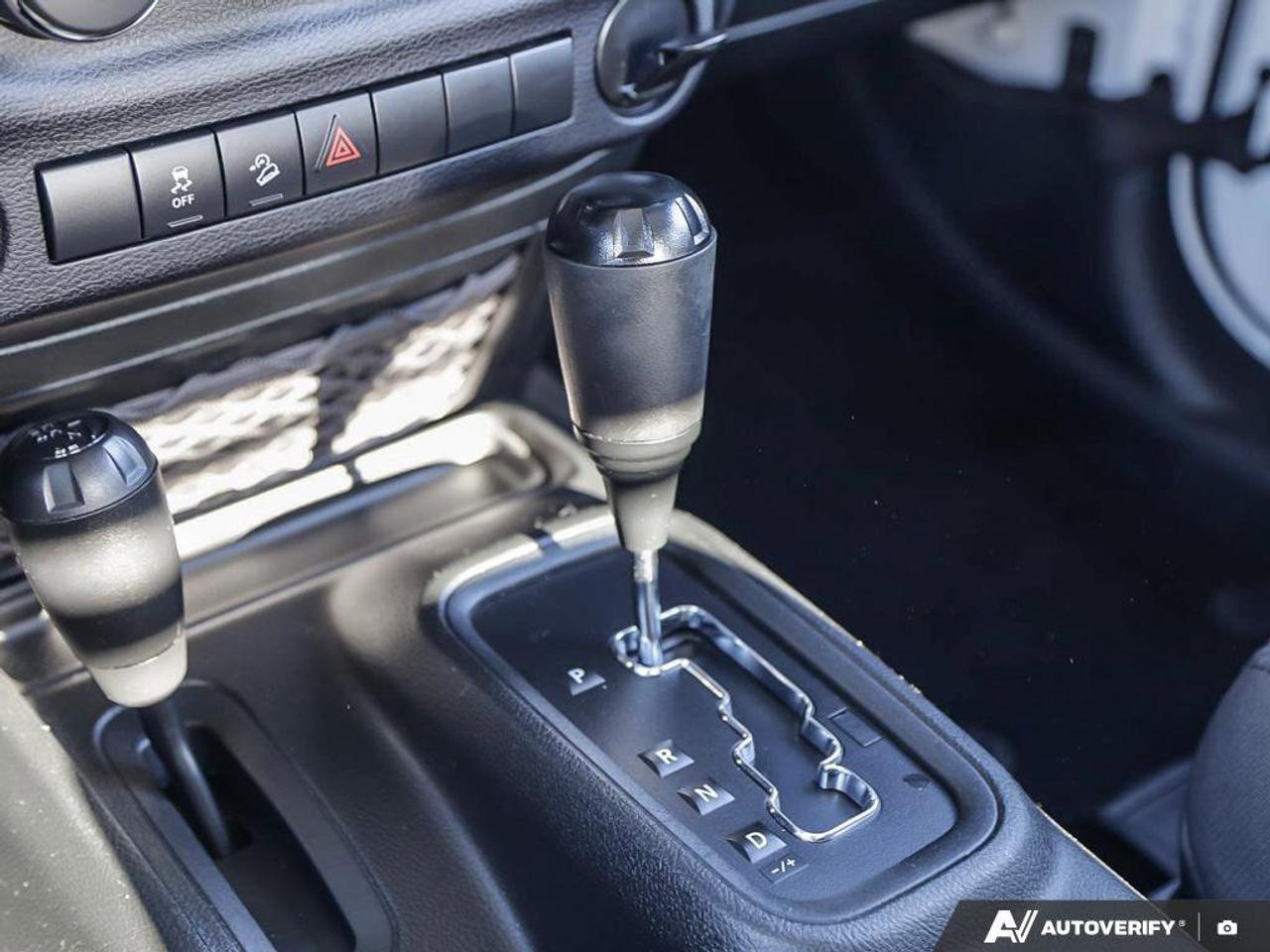 2017 Jeep Wrangler Sport   V6   4WD   Exterior Temperature Display Photo