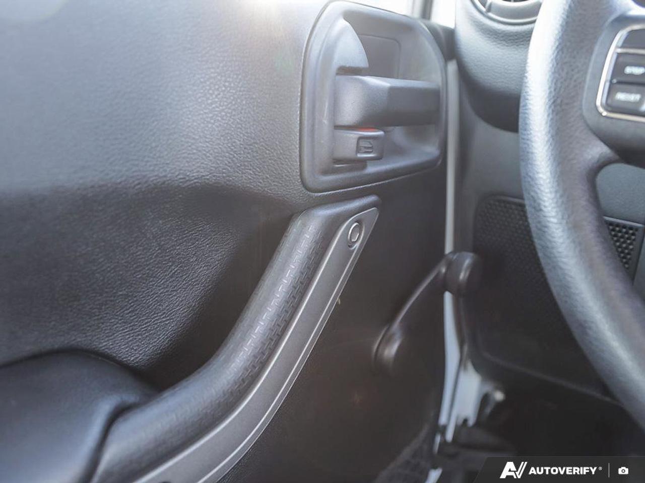 2017 Jeep Wrangler Sport   V6   4WD   Exterior Temperature Display Photo