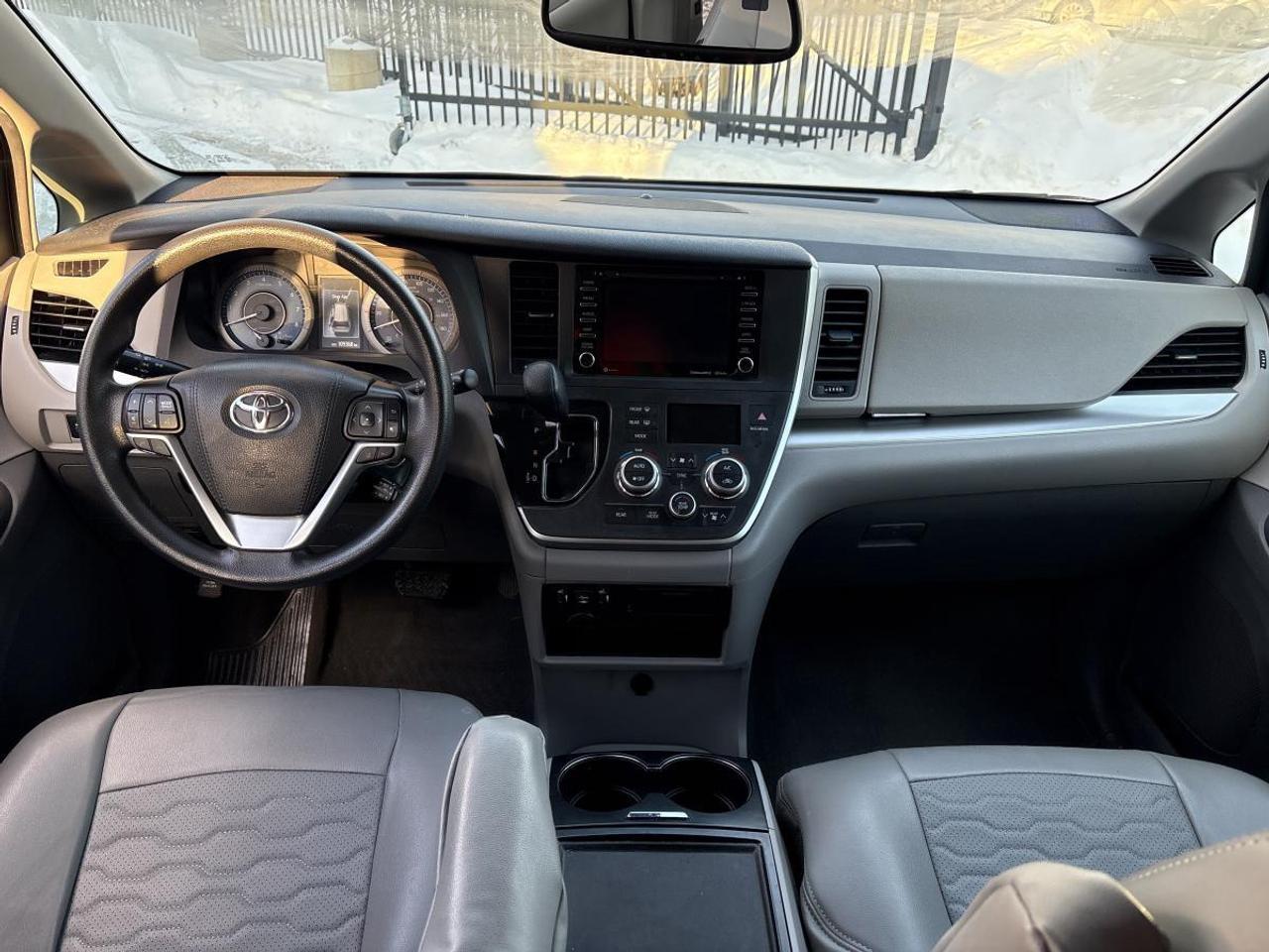 2020 Toyota Sienna LE Winter Tires/Winter Mats Included Photo