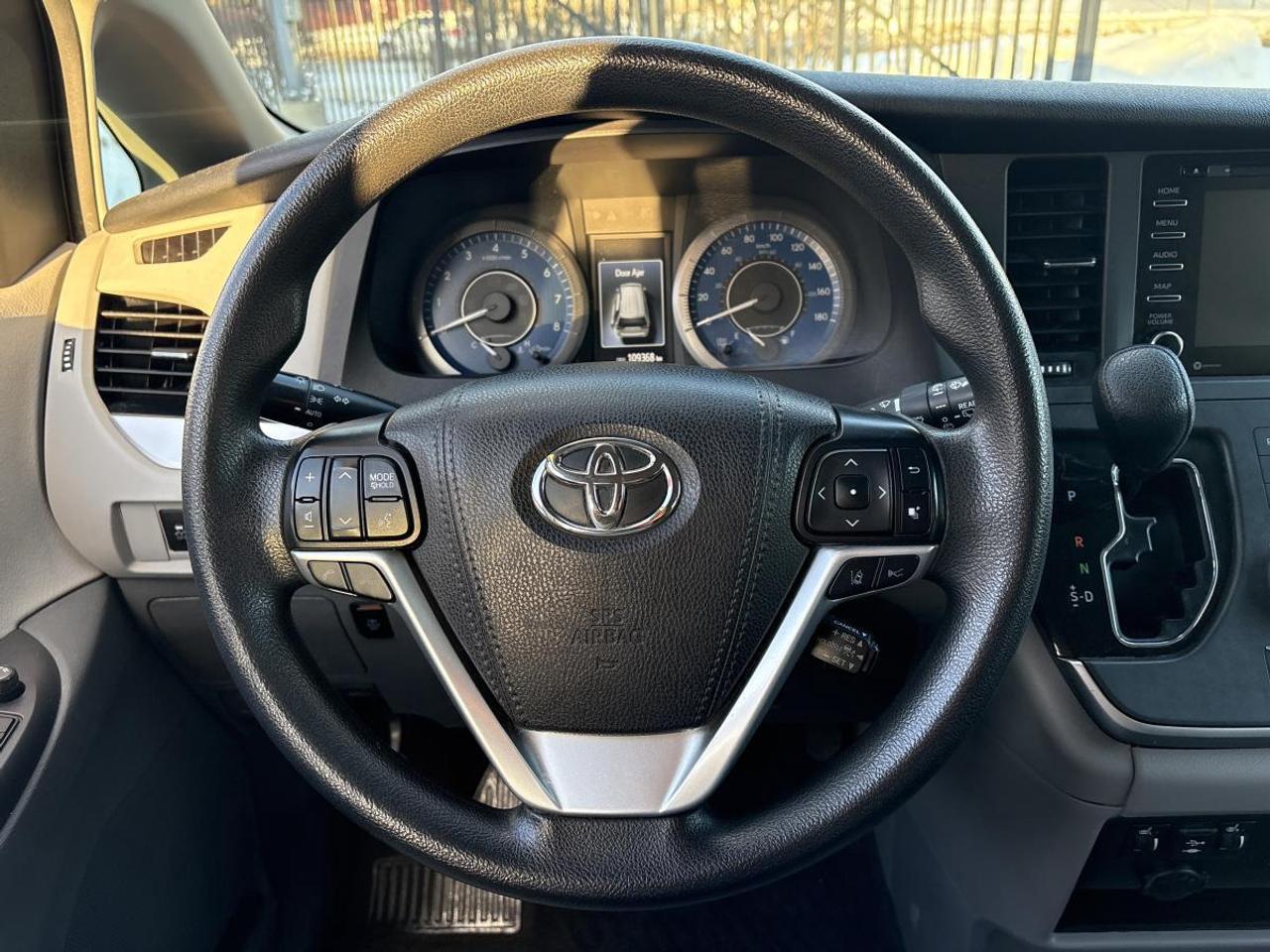 2020 Toyota Sienna LE Winter Tires/Winter Mats Included Photo