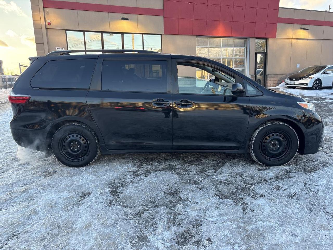 2020 Toyota Sienna LE Winter Tires/Winter Mats Included Photo