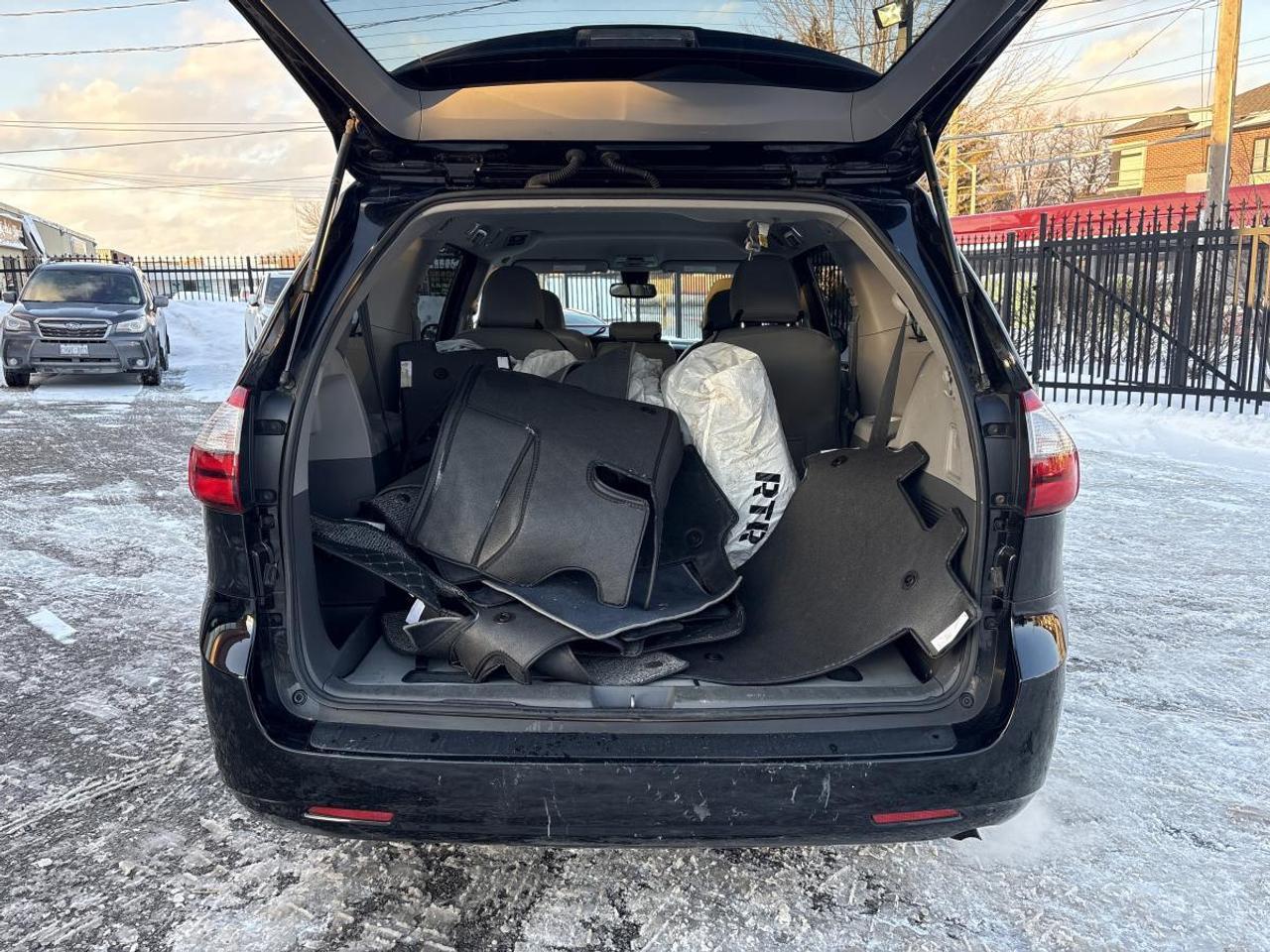 2020 Toyota Sienna LE Winter Tires/Winter Mats Included Photo