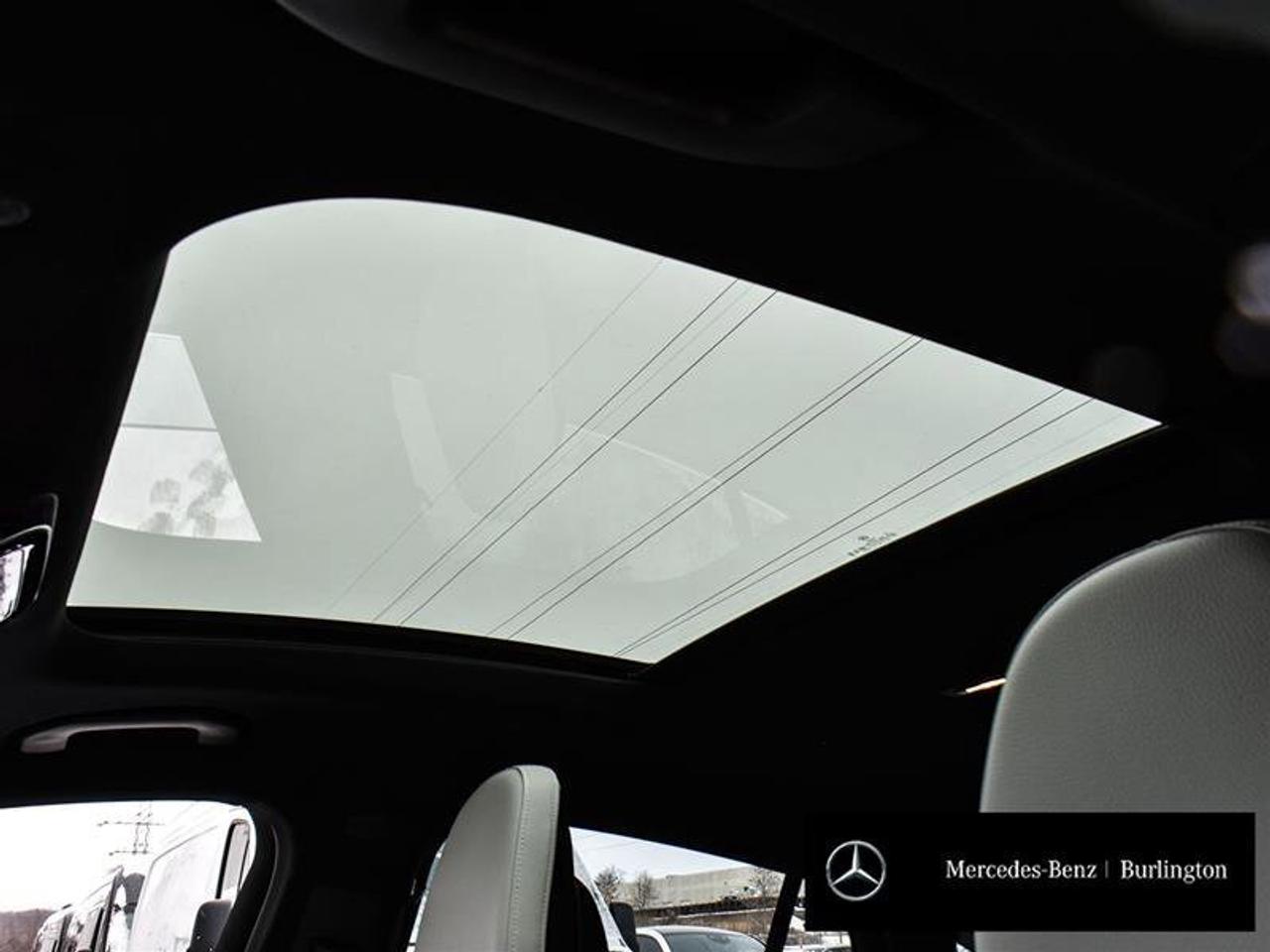 2025 Mercedes-Benz GLC GLC 300 Photo3