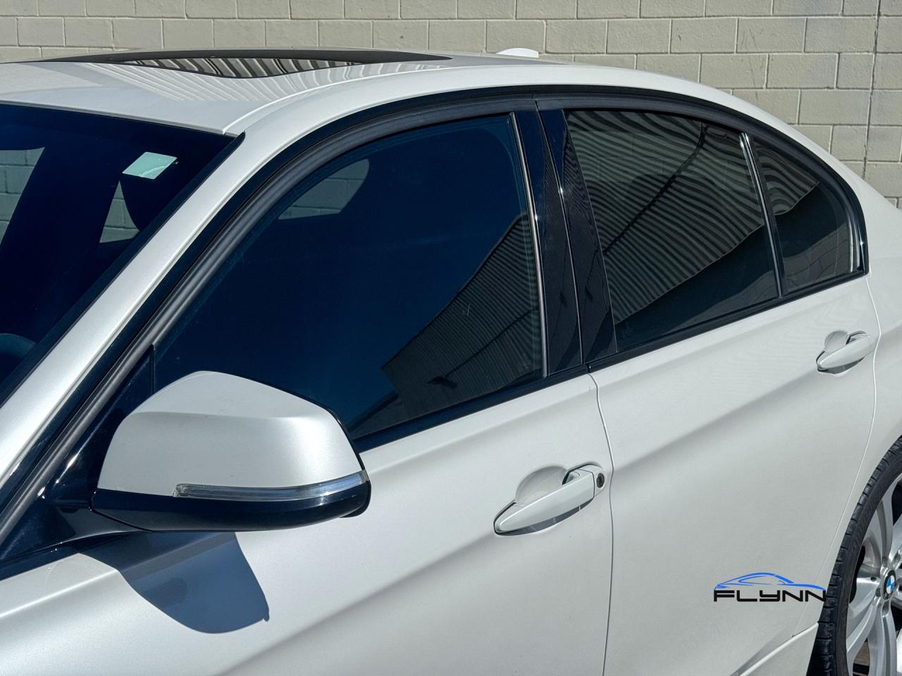 2014 BMW 3 Series 328i xDrive Sedan Service History, Sport Line Photo4