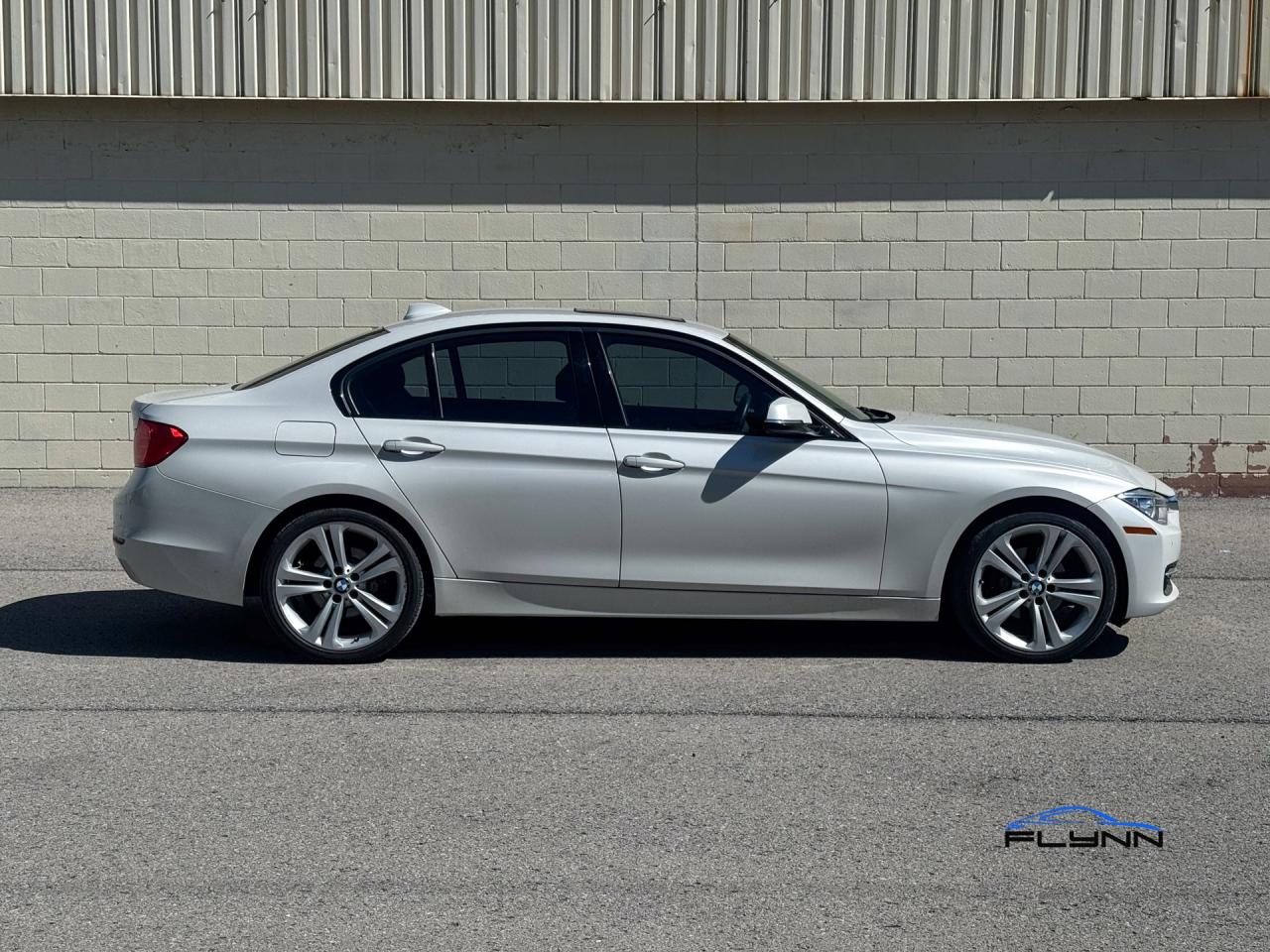 2014 BMW 3 Series 328i xDrive Sedan Service History, Sport Line Photo