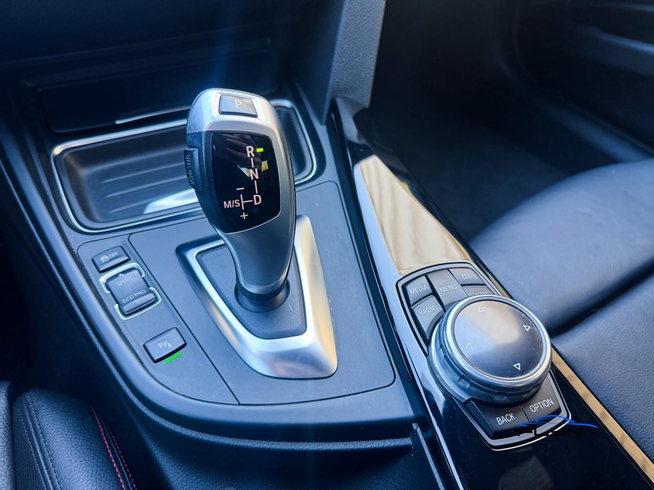 2014 BMW 3 Series 328i xDrive Sedan Service History, Sport Line Photo