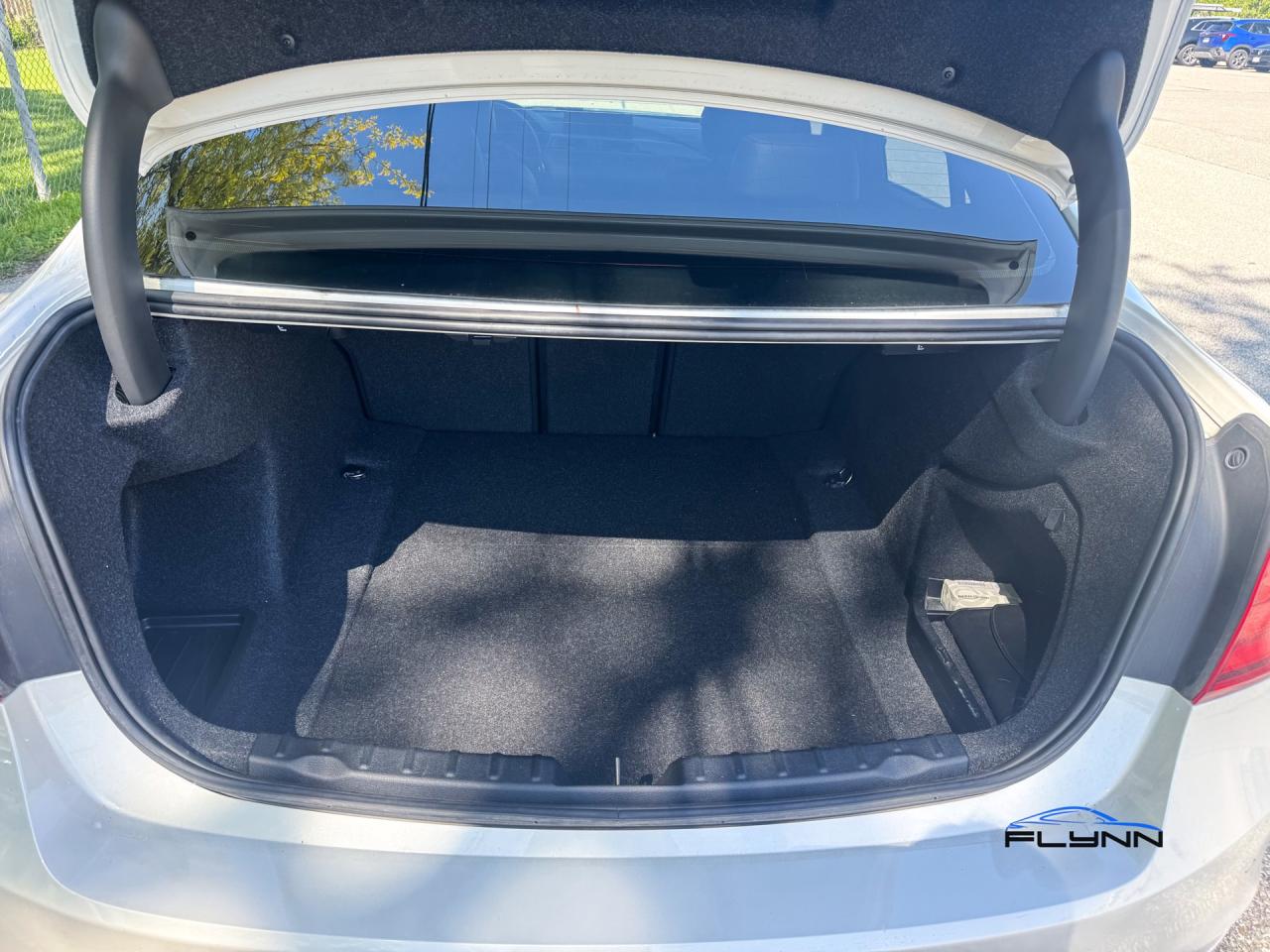 2014 BMW 3 Series 328i xDrive Sedan Service History, Sport Line Photo