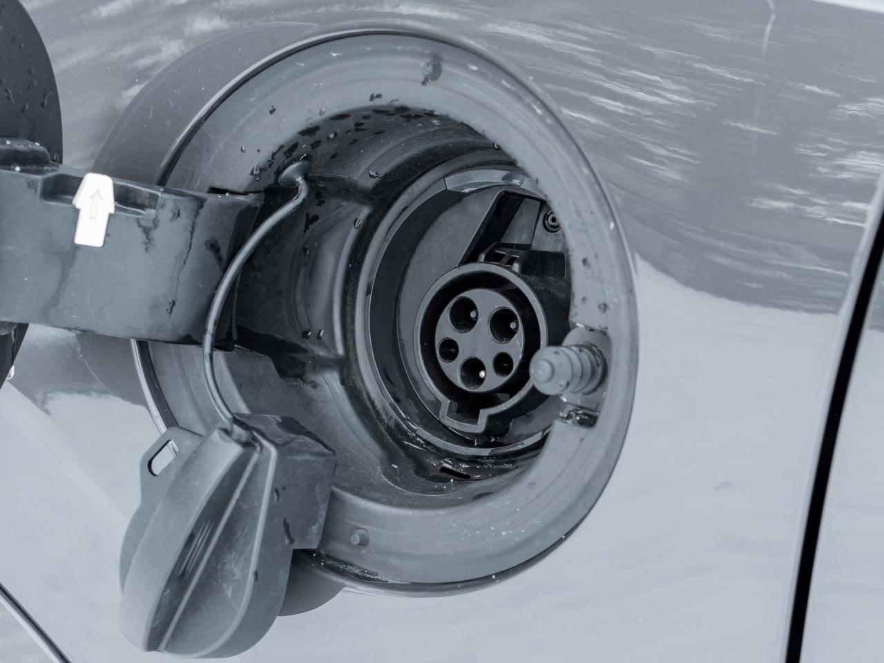 2024 Volvo XC90 Recharge T8 eAWD PHEV Ultimate 7-Seater LOW MILEAGE  CPO Photo