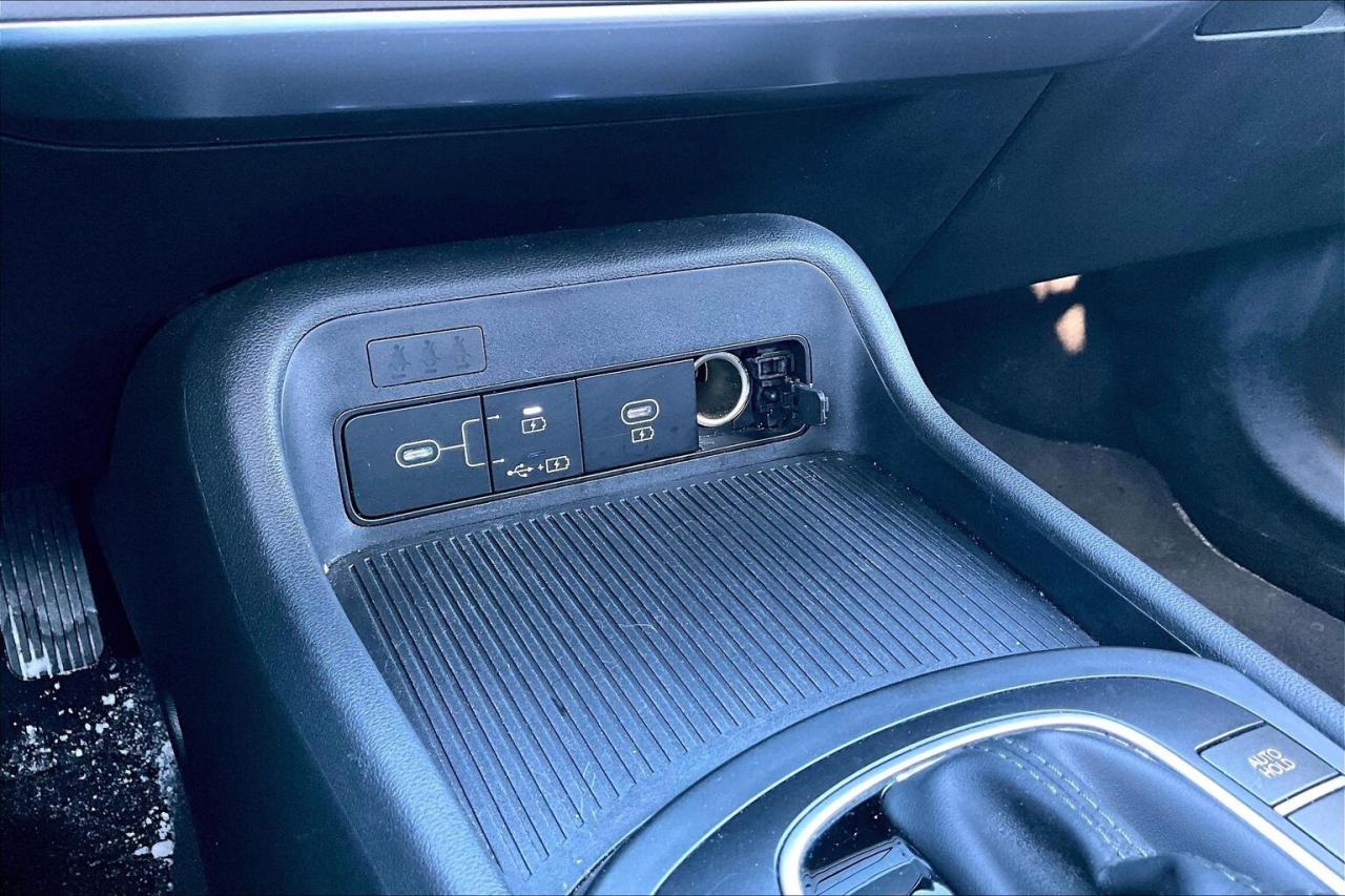 2024 Hyundai KONA PREFERRED AWD   HEATED SEATS/STEER   ADAPT. CRUISE Photo