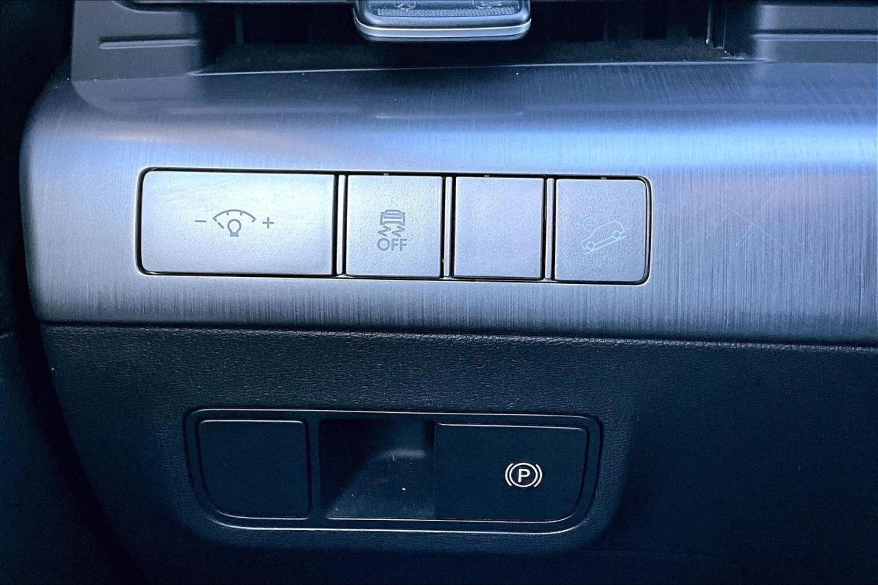 2024 Hyundai KONA PREFERRED AWD   HEATED SEATS/STEER   ADAPT. CRUISE Photo