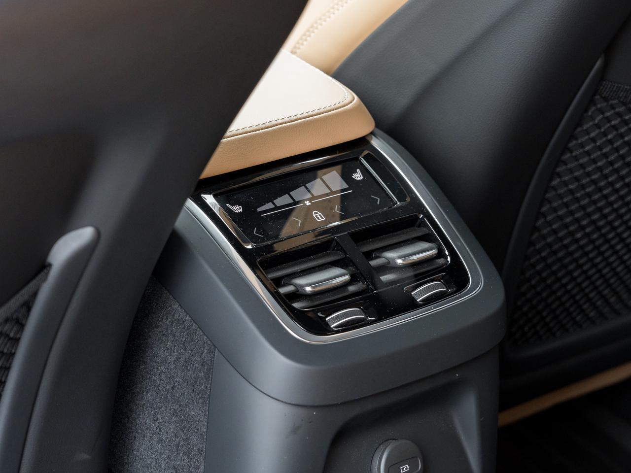 2024 Volvo XC90 Plug-In Hybrid T8 eAWD PHEV Ultimate 7-Seater  CPO RATE fr 3.49%* Photo