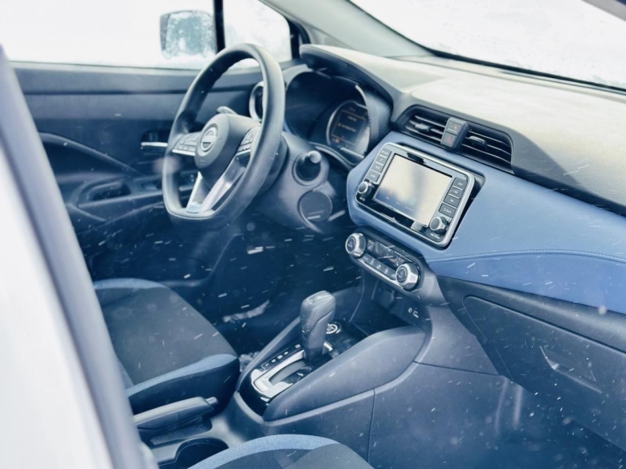 2024 Nissan Versa SV Photo