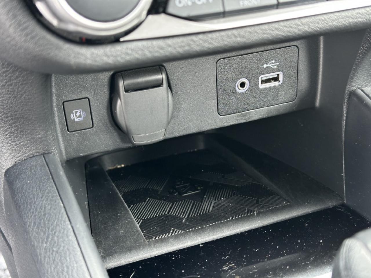 2024 Nissan Versa SV Photo