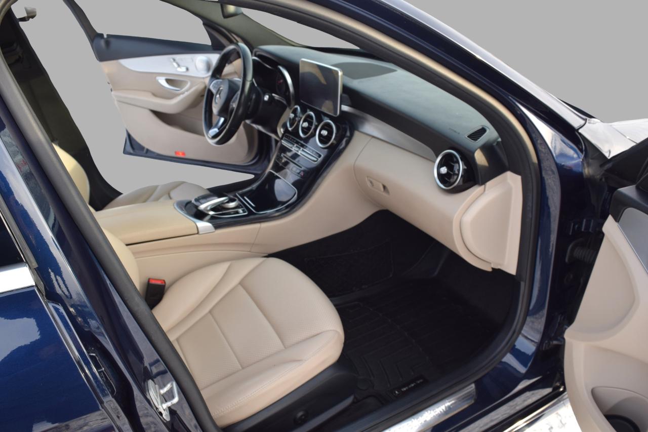 2015 Mercedes-Benz C-Class C300 4MATIC AMG Sport Pkg Navi Panoramic Sunroof Photo