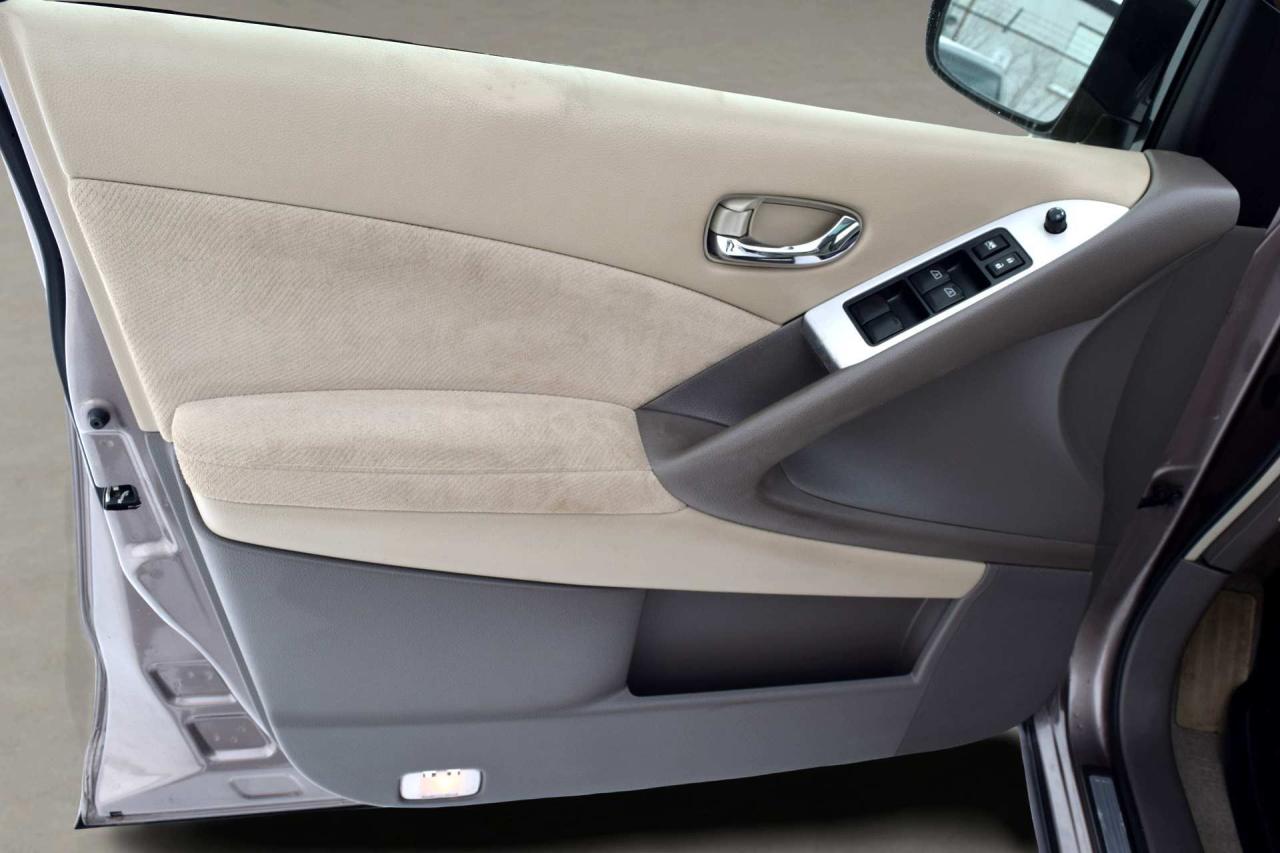 2014 Nissan Murano SV AWD PANORAMIC SUNROOF NAVIGATION Photo