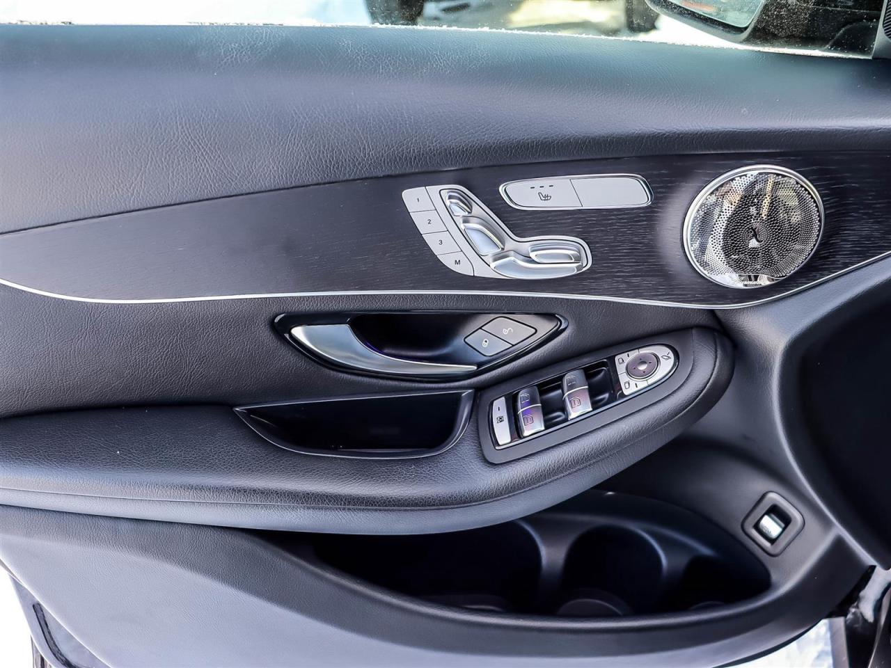 2021 Mercedes-Benz GLC GLC 300 Photo