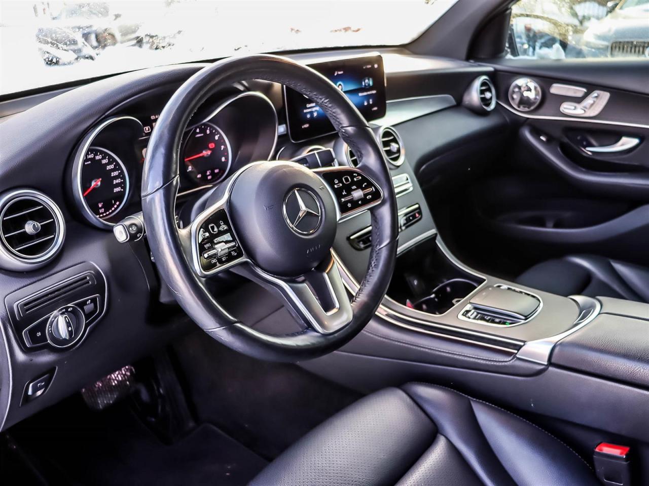 2021 Mercedes-Benz GLC GLC 300 Photo