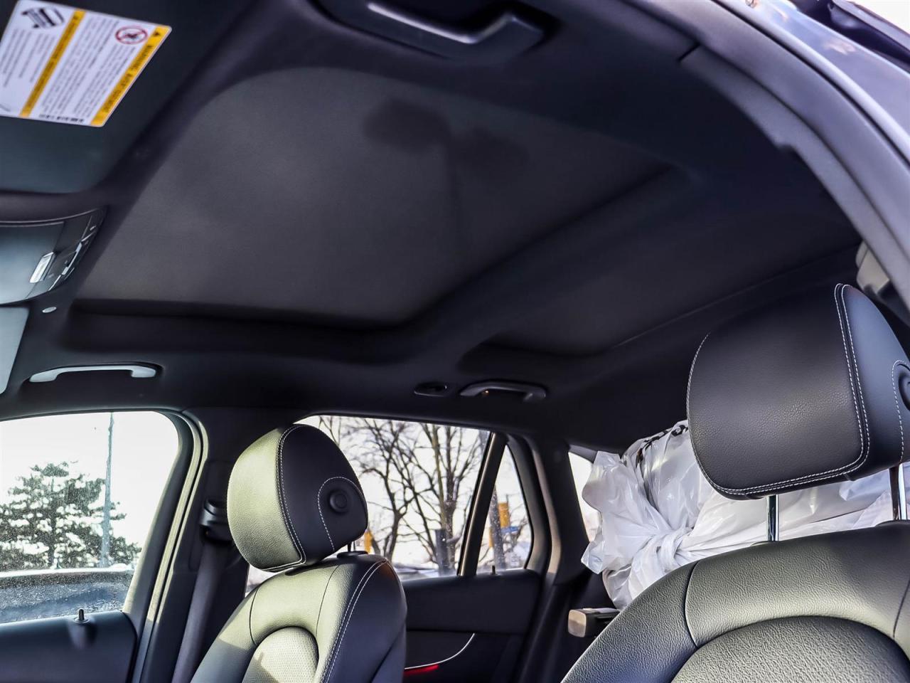 2021 Mercedes-Benz GLC GLC 300 Photo