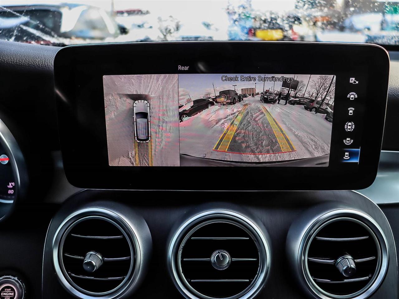 2021 Mercedes-Benz GLC GLC 300 Photo