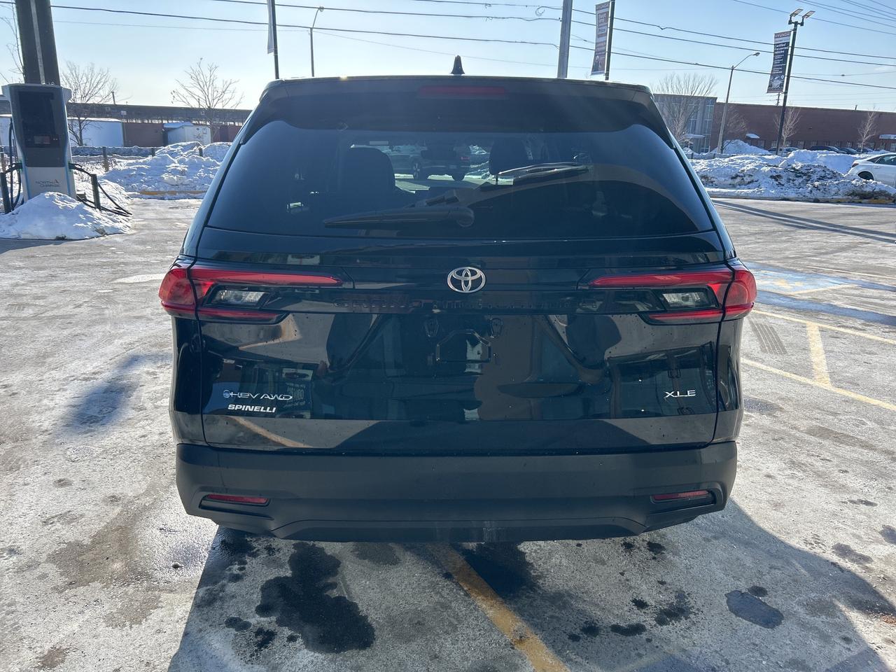 2024 Toyota Grand Highlander Hybrid XLE AWD   CLEAN CARFAX   ONE OWNER Photo